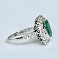 Vintage Smaragd und Diamant 18 Karat Weißgold Cluster Panel Ring