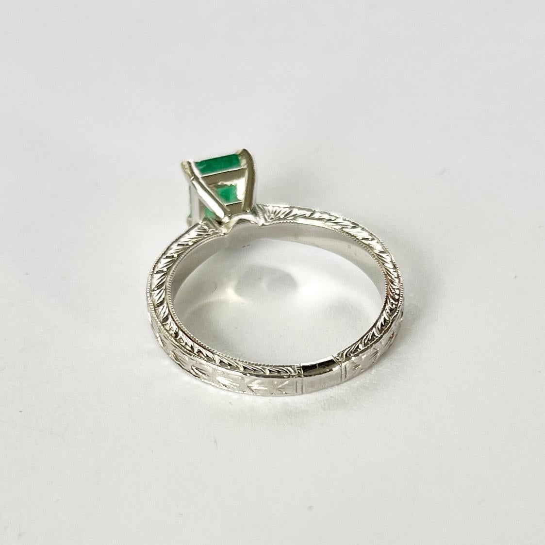 Vintage Emerald and Diamond 18 Carat White Gold Solitaire Ring In Excellent Condition For Sale In Chipping Campden, GB