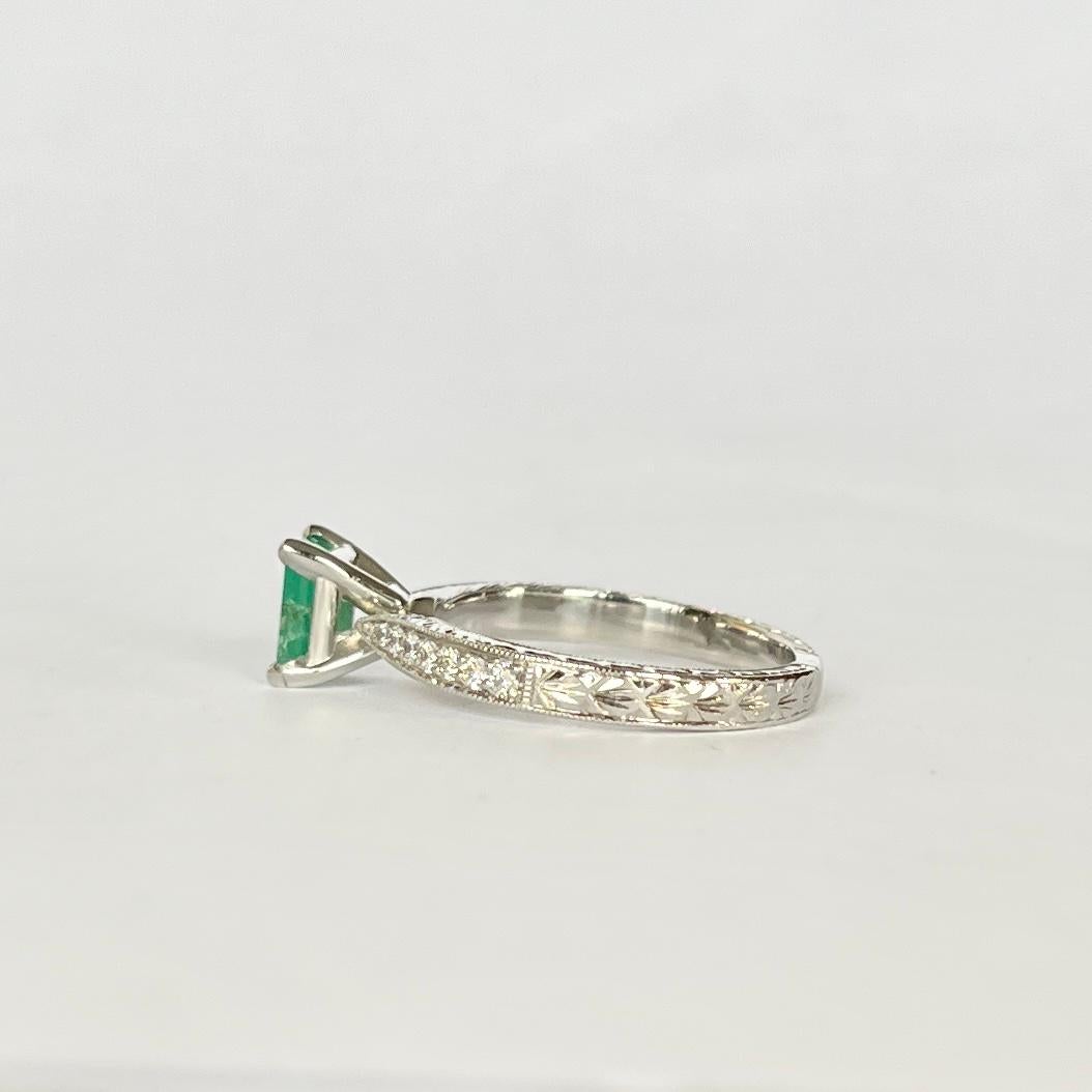 Women's Vintage Emerald and Diamond 18 Carat White Gold Solitaire Ring For Sale