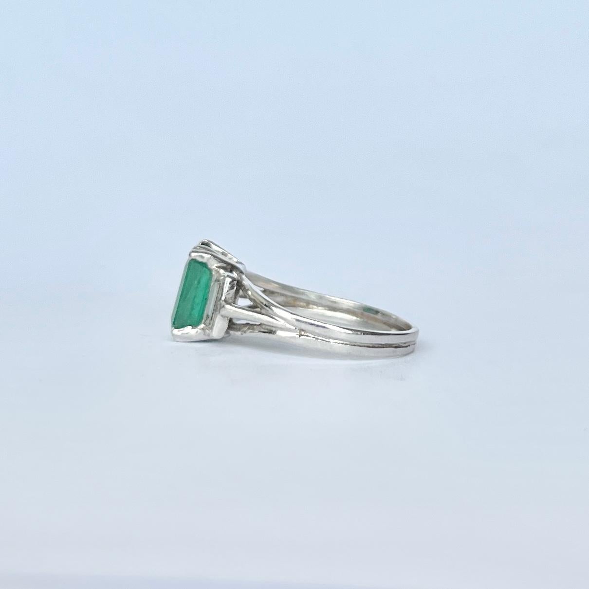 Vintage Solitär-Ring mit Smaragd und Diamant 18 Karat Weißgold Damen im Angebot