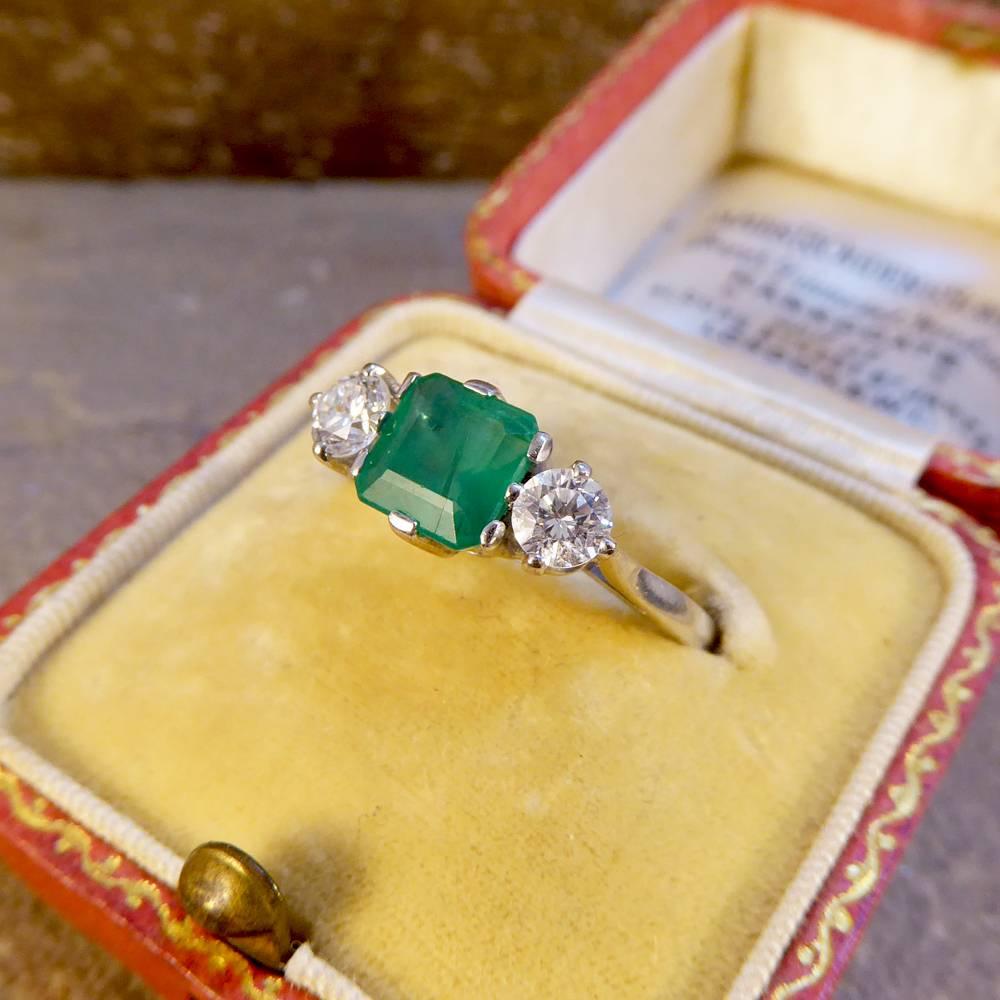 Vintage Emerald and Diamond 18 Carat White Gold Ring 5