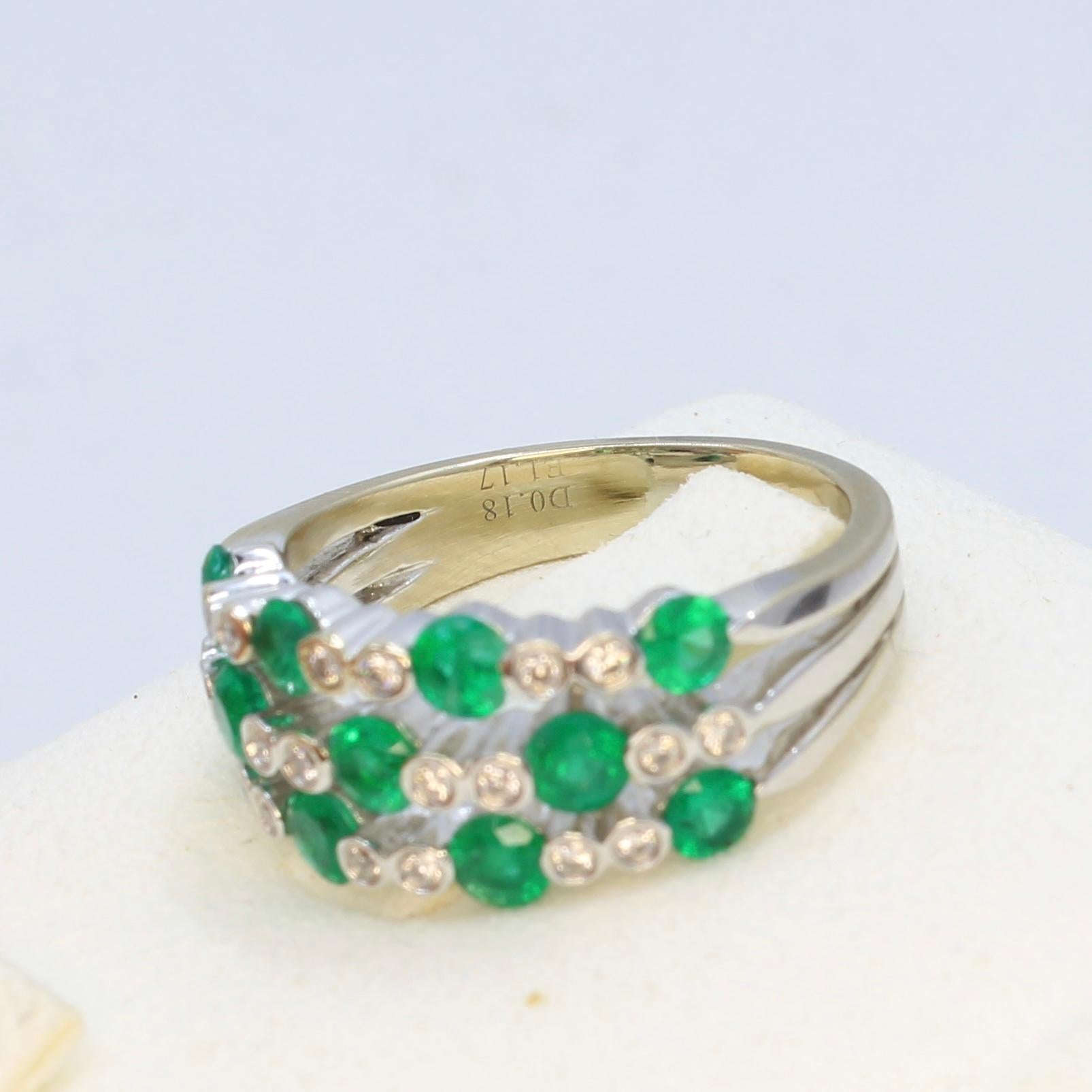 Vintage Smaragd und Diamant 18K Weißgold Ring im Angebot 1