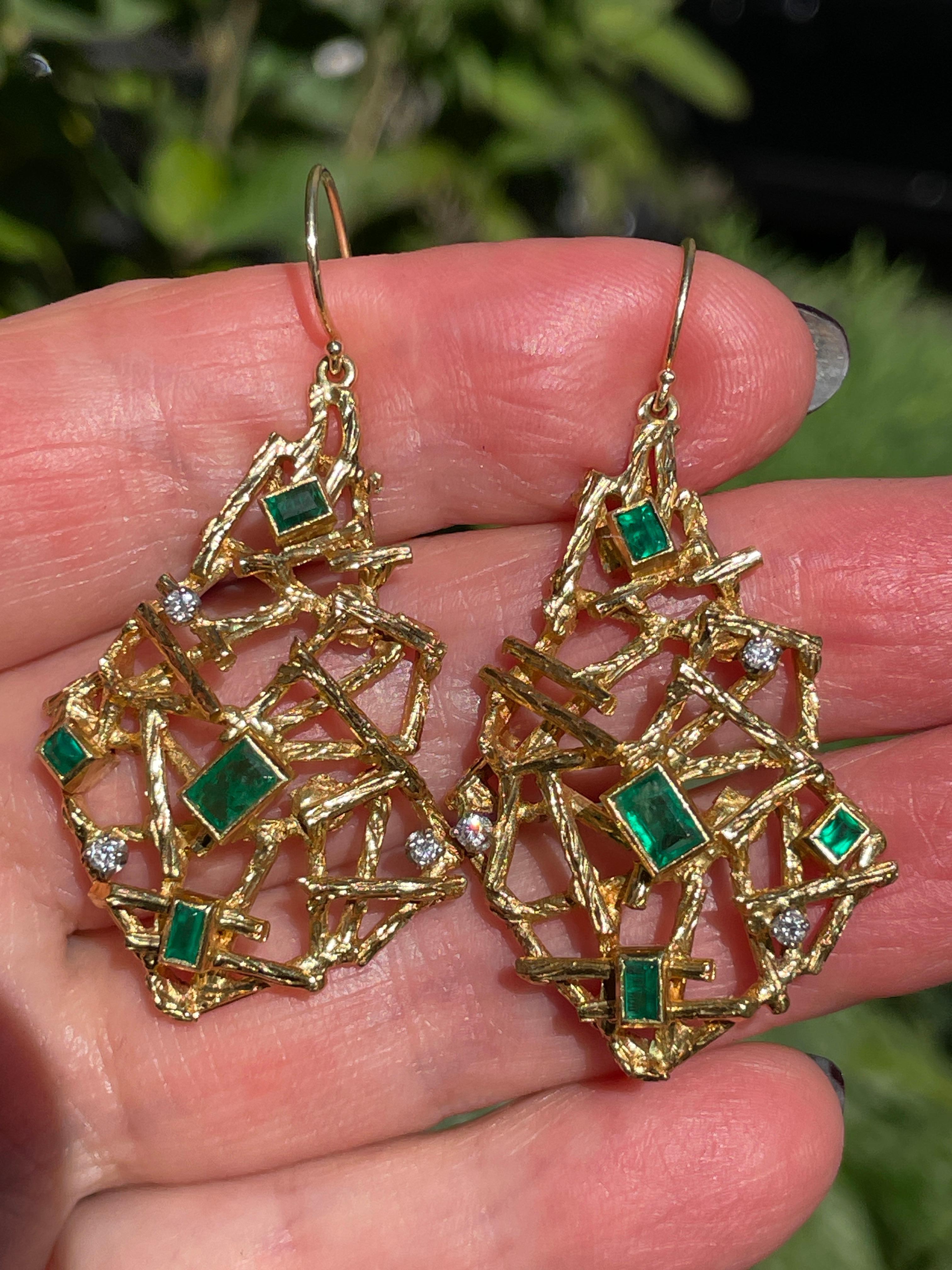 VINTAGE EMERALD and DIAMOND 18K YELLOW GOLD PLATINUM HANDMADE EARRINGS For Sale 10