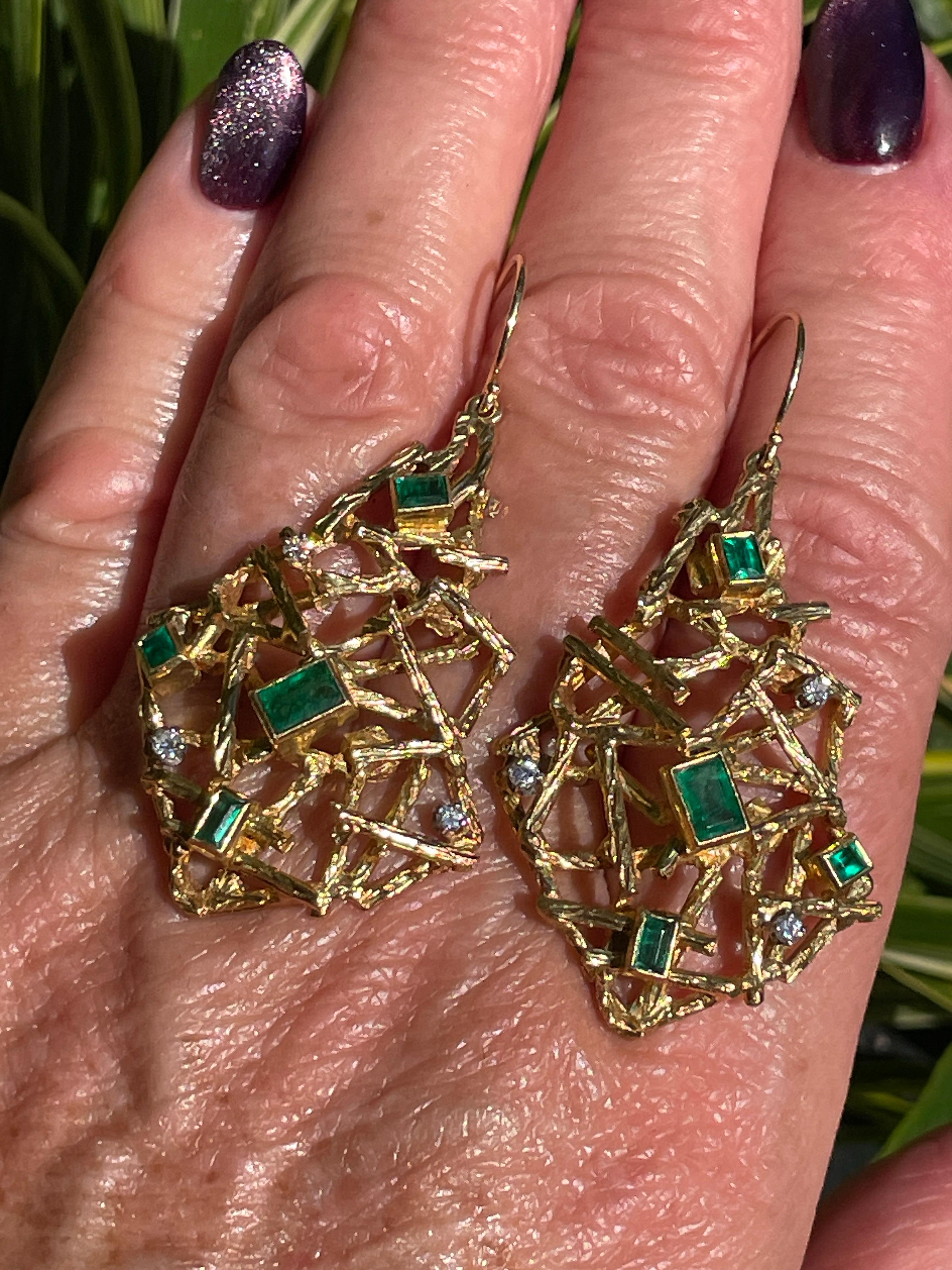 VINTAGE EMERALD and DIAMOND 18K YELLOW GOLD PLATINUM HANDMADE EARRINGS For Sale 12