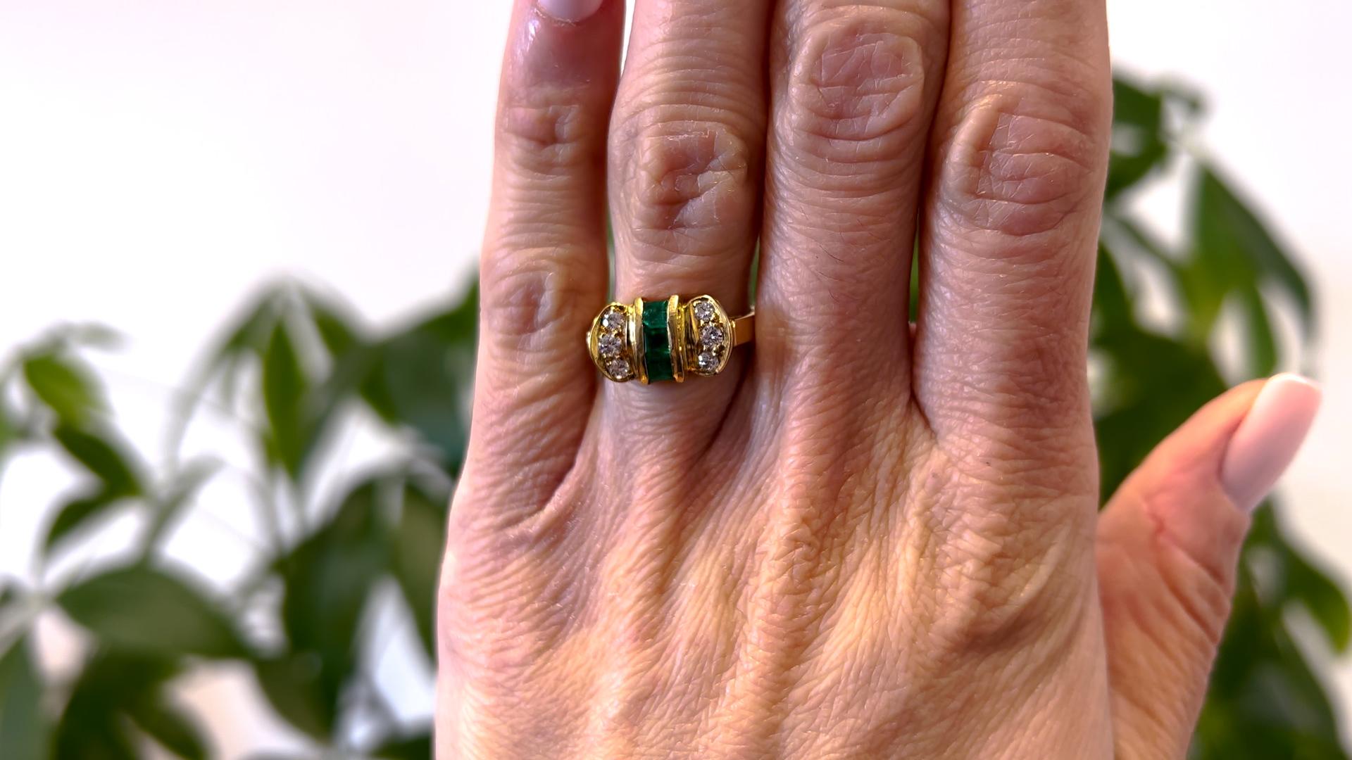 Square Cut Vintage Emerald and Diamond 18k Yellow Gold Ring For Sale
