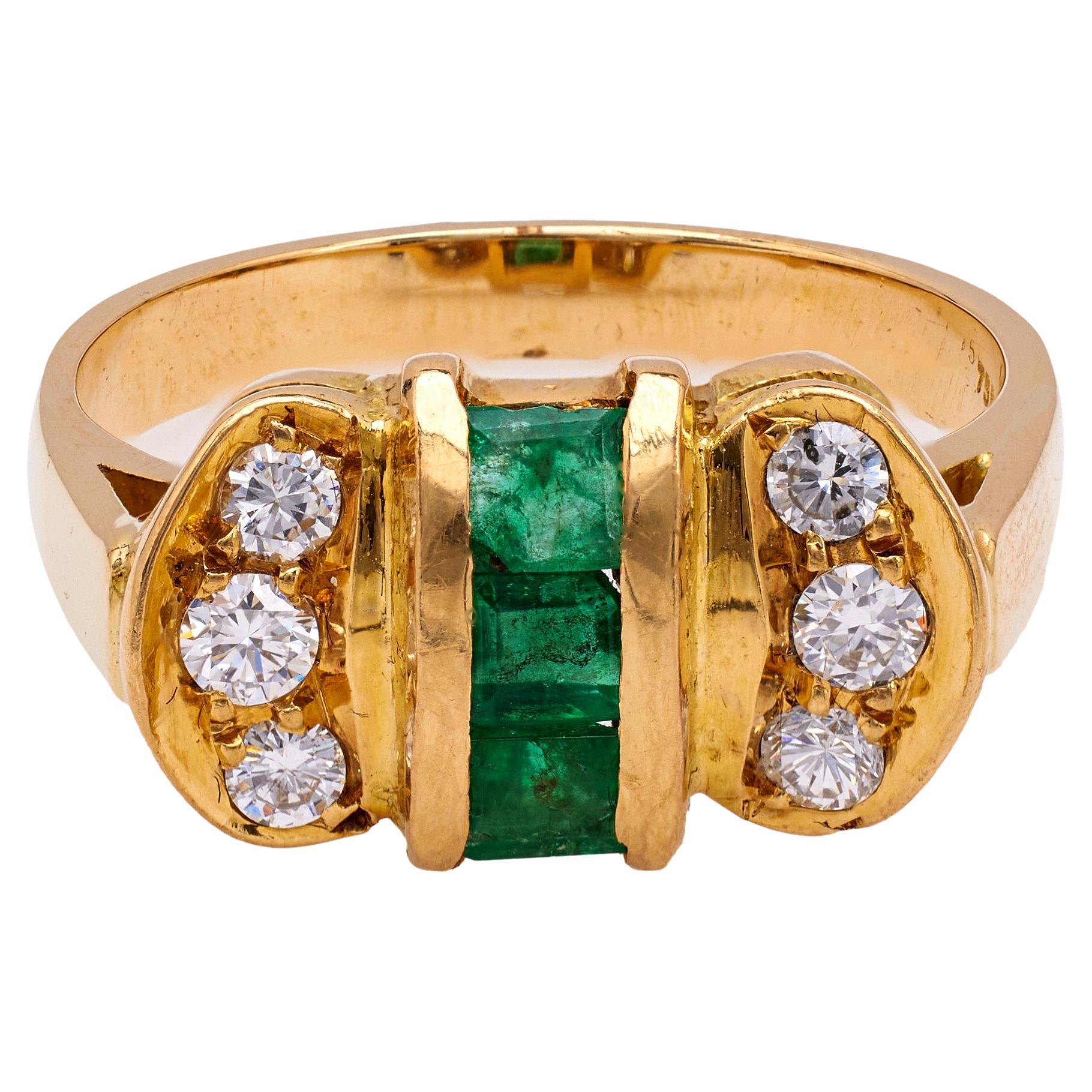 Vintage Emerald and Diamond 18k Yellow Gold Ring For Sale