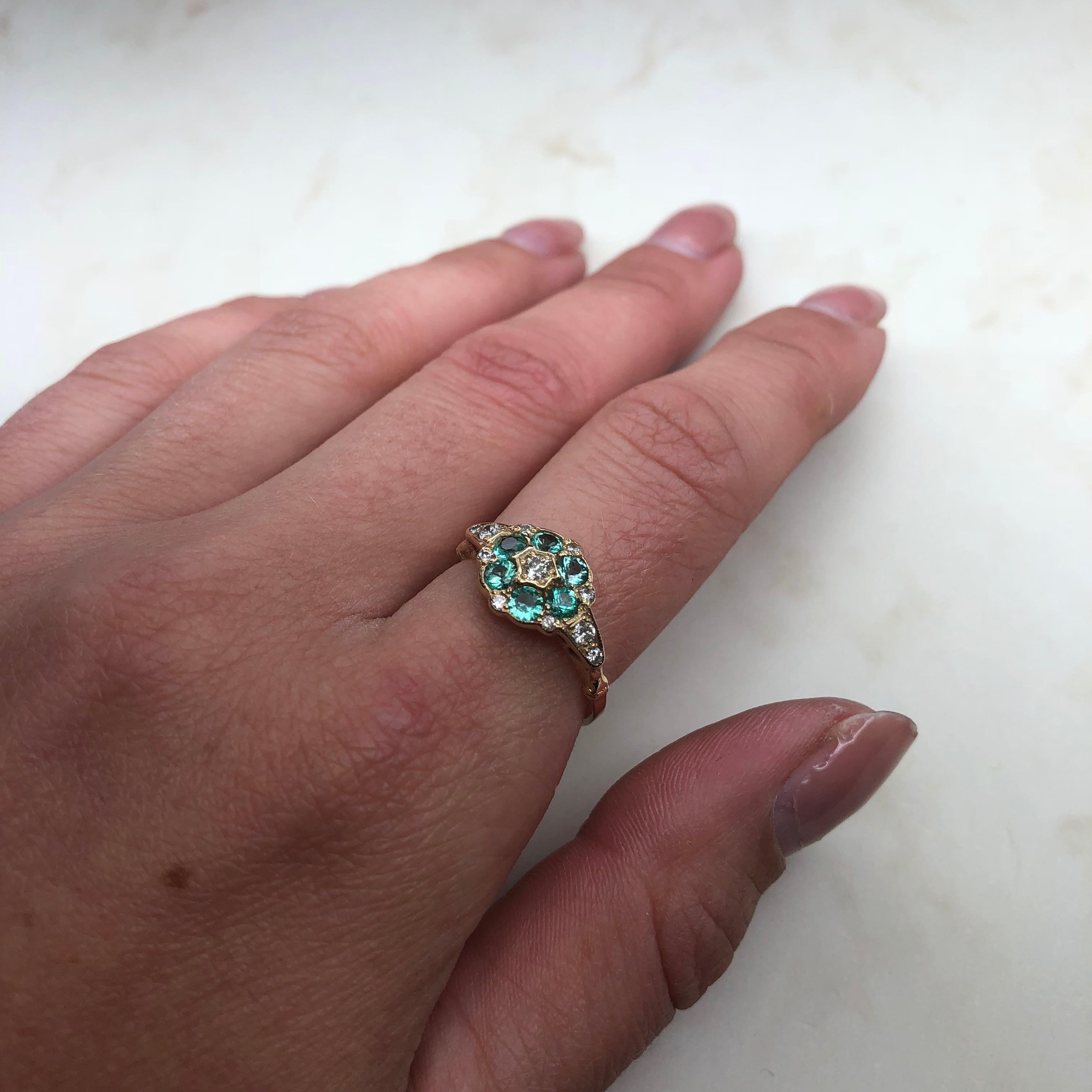 Vintage Emerald and Diamond 9 Carat Gold Cluster Ring In Excellent Condition In Chipping Campden, GB