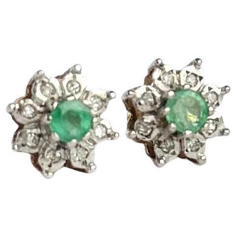 Pendientes vintage de esmeralda y diamantes en racimo de oro de 9 quilates