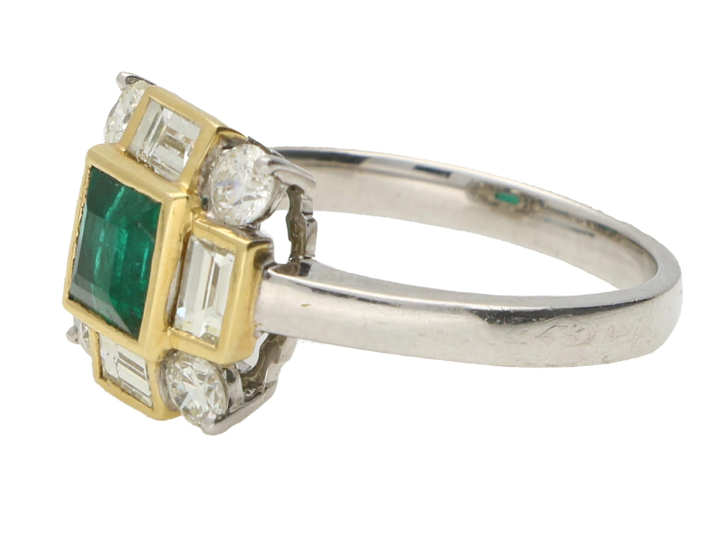 Vintage Emerald and Diamond Alternative Cluster Ring in 18k Yellow and White Gol In Excellent Condition For Sale In London, GB