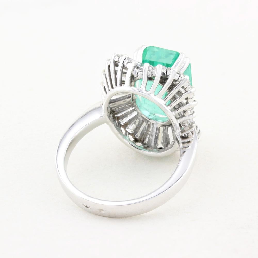Vintage Smaragd und Diamant Ballerina Ring (Smaragdschliff) im Angebot