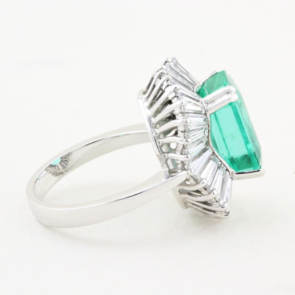 Vintage Smaragd und Diamant Ballerina Ring im Zustand „Gut“ im Angebot in London, GB