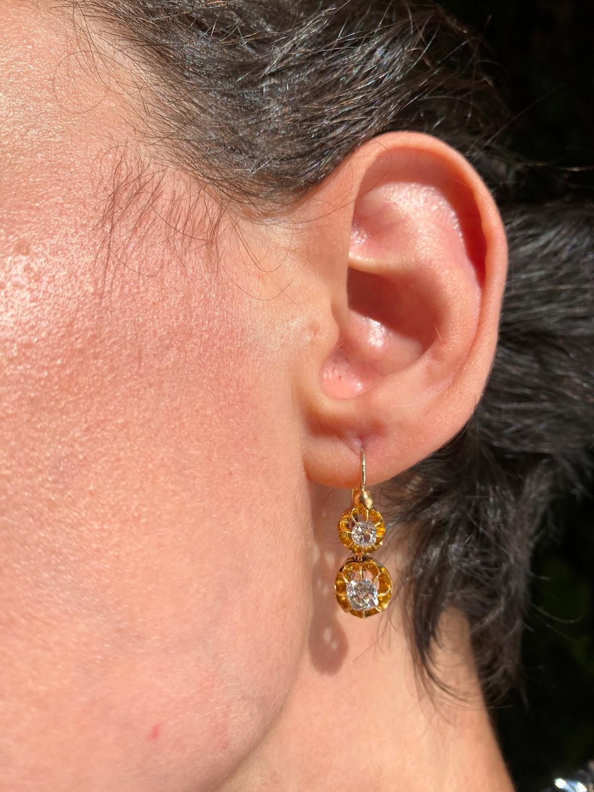 1.40 Carat Cushion Cut Diamond Earrings In Good Condition For Sale In Beverly Hills, CA