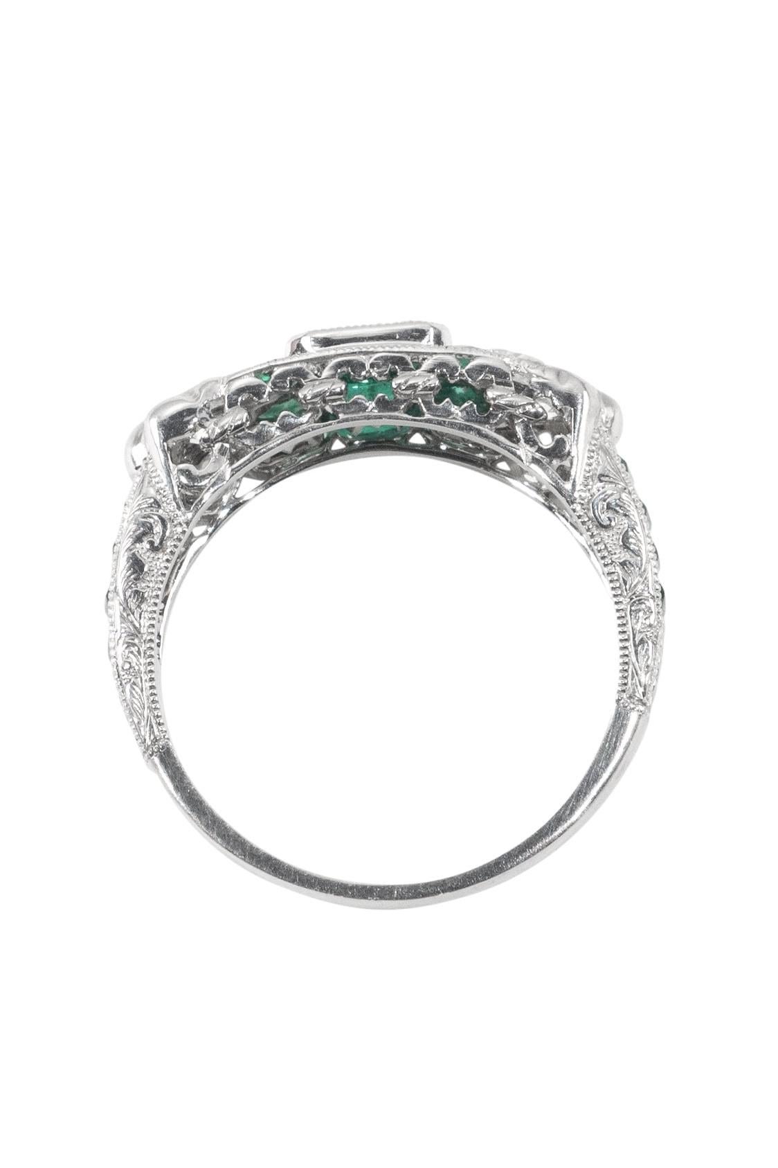 Art Deco Vintage Emerald and Diamond Engagement Ring (ca.1980). For Sale