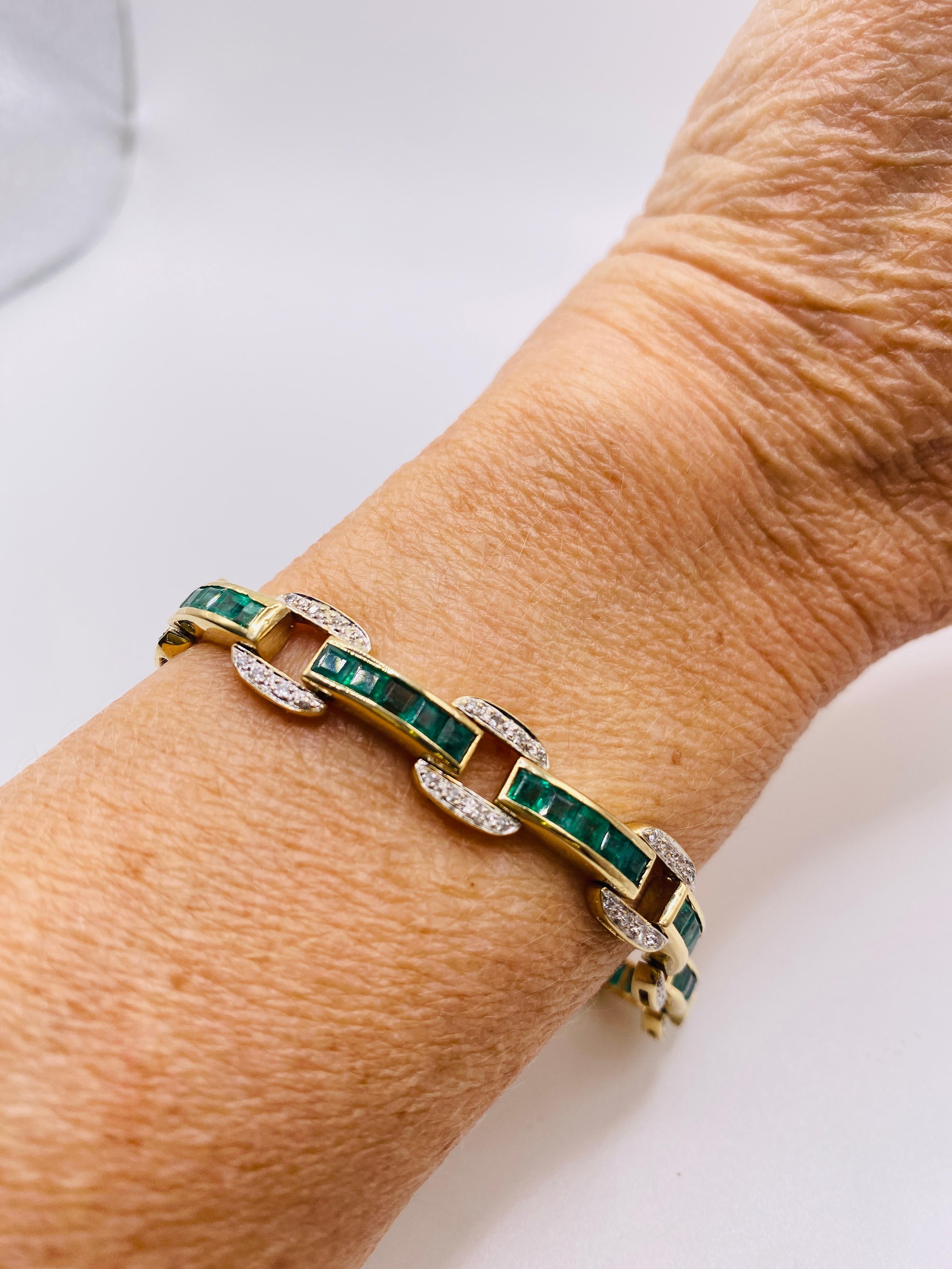 Vintage Emerald and Diamond Fancy Link Bracelet In Good Condition For Sale In DALLAS, TX