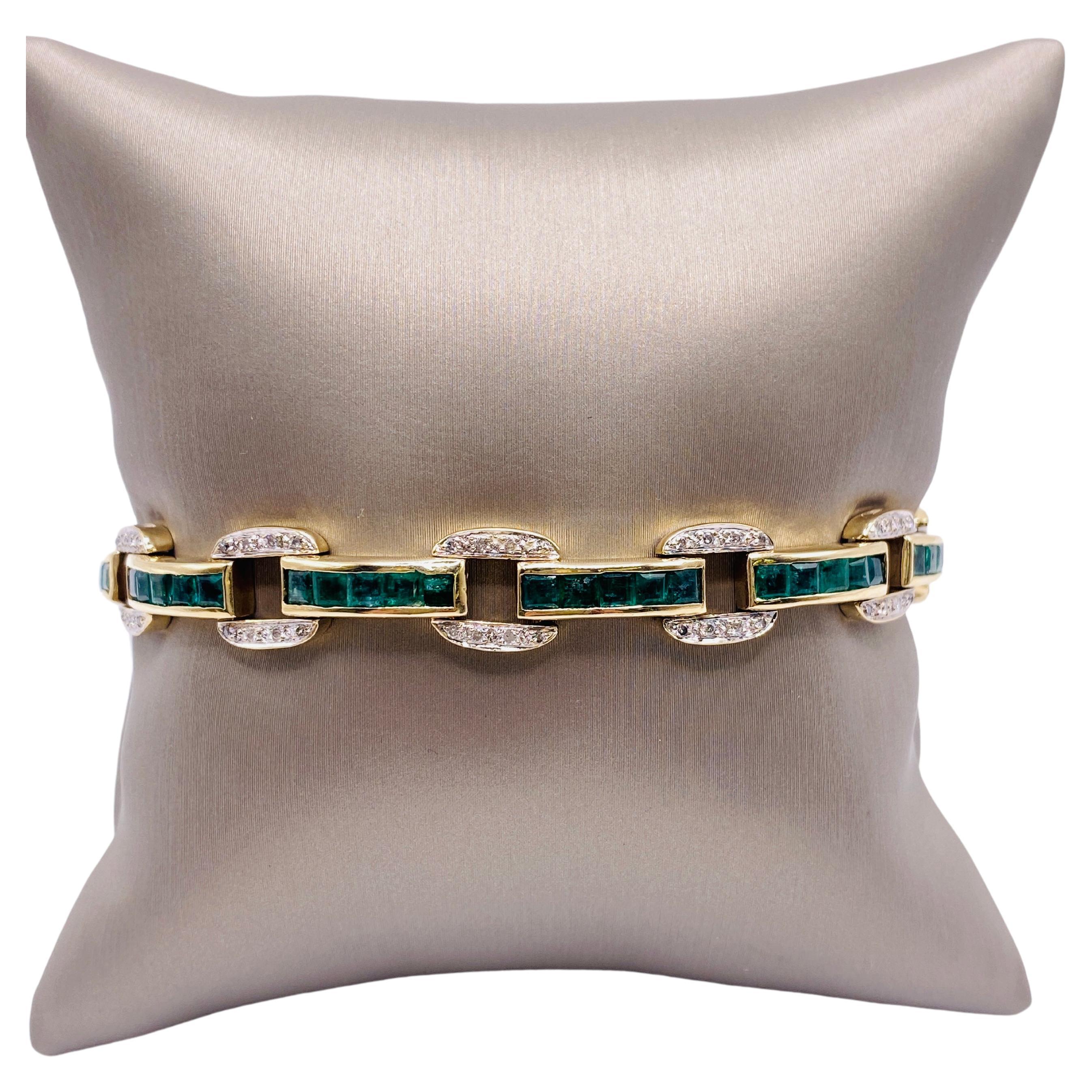 Vintage Emerald and Diamond Fancy Link Bracelet For Sale