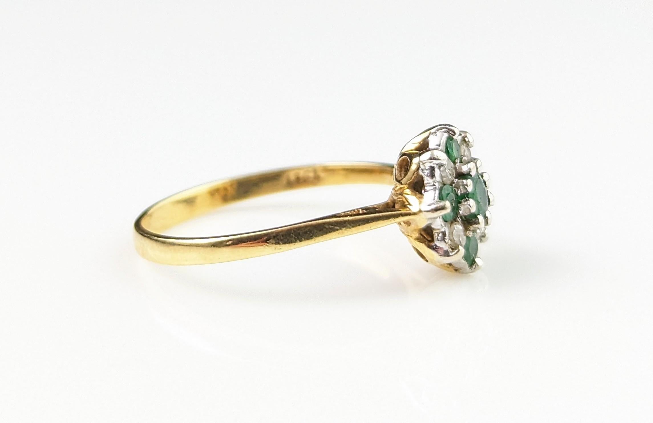 Vintage Emerald and Diamond floral cluster ring, 18k gold  For Sale 8