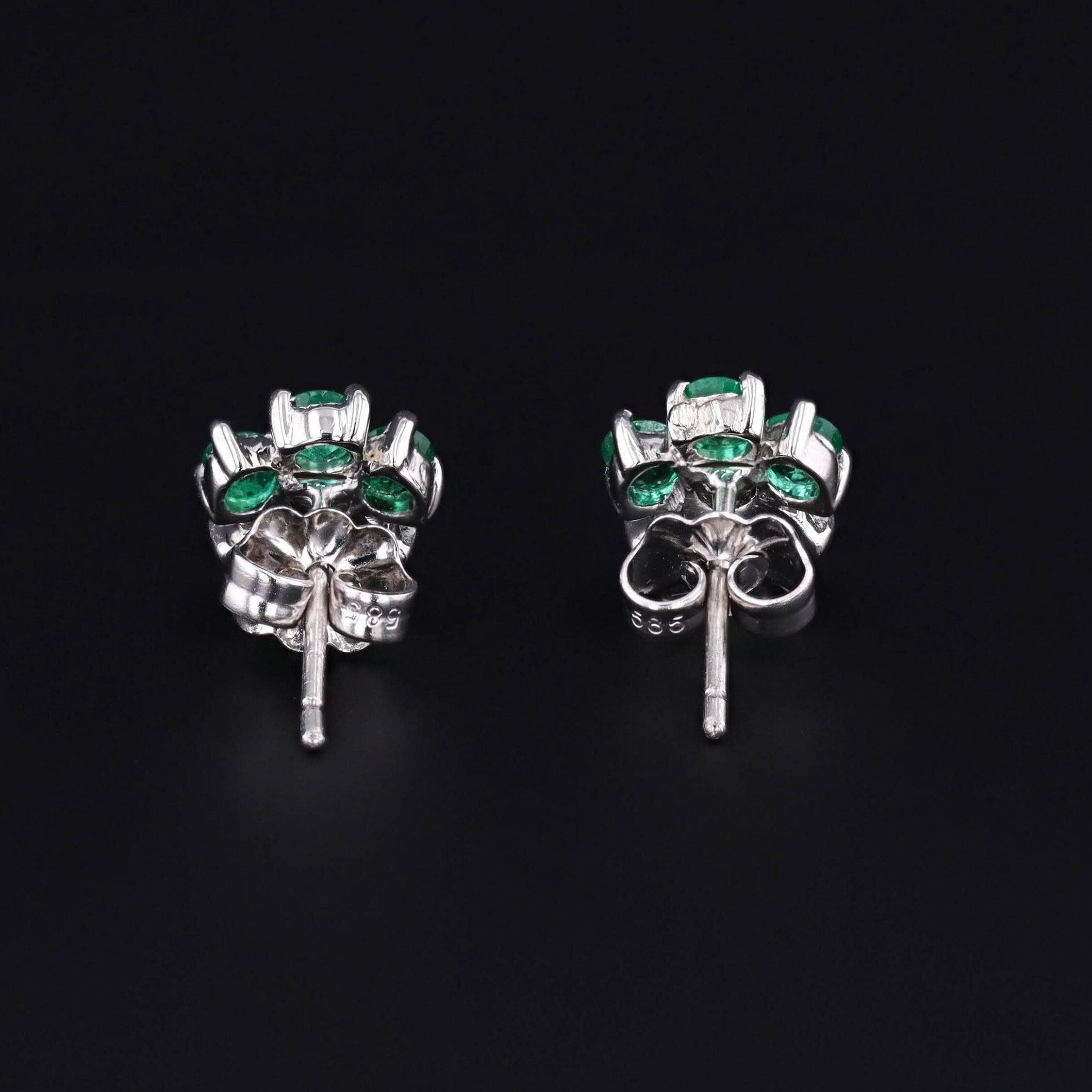 Vintage Emerald and Diamond Flower Stud Earrings Corte redondo en venta