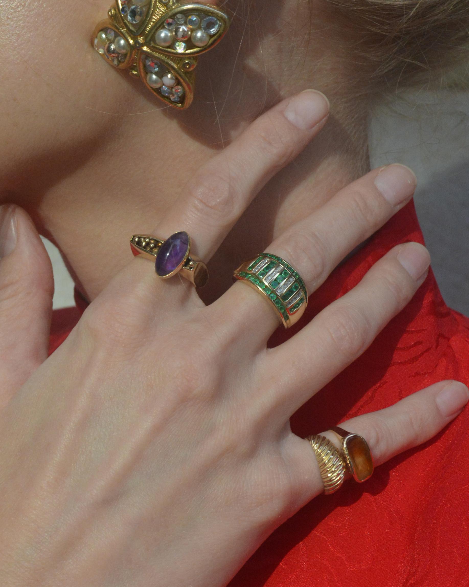 Round Cut Vintage Emerald and Diamond Gold Bombe Ring For Sale