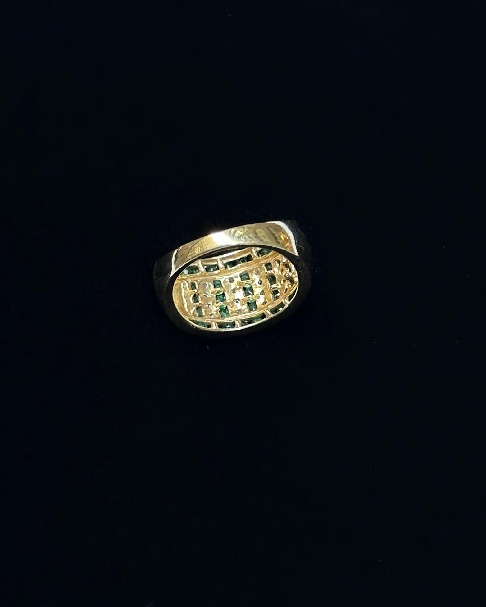 Vintage Emerald and Diamond Gold Bombe Ring For Sale 2