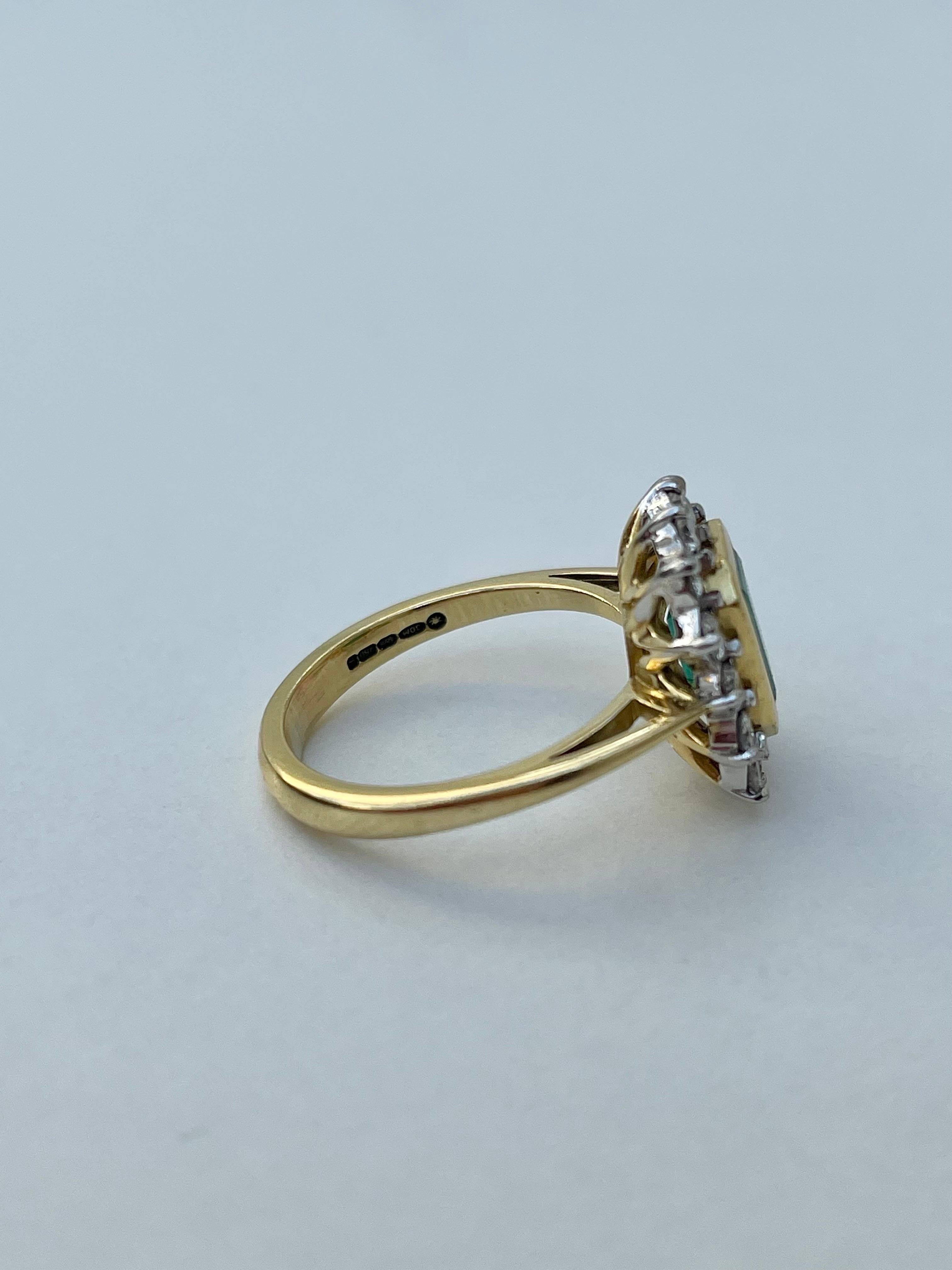 Vintage Emerald and Diamond Halo Ring, 18ct Yellow Gold In Good Condition For Sale In Chipping Campden, GB