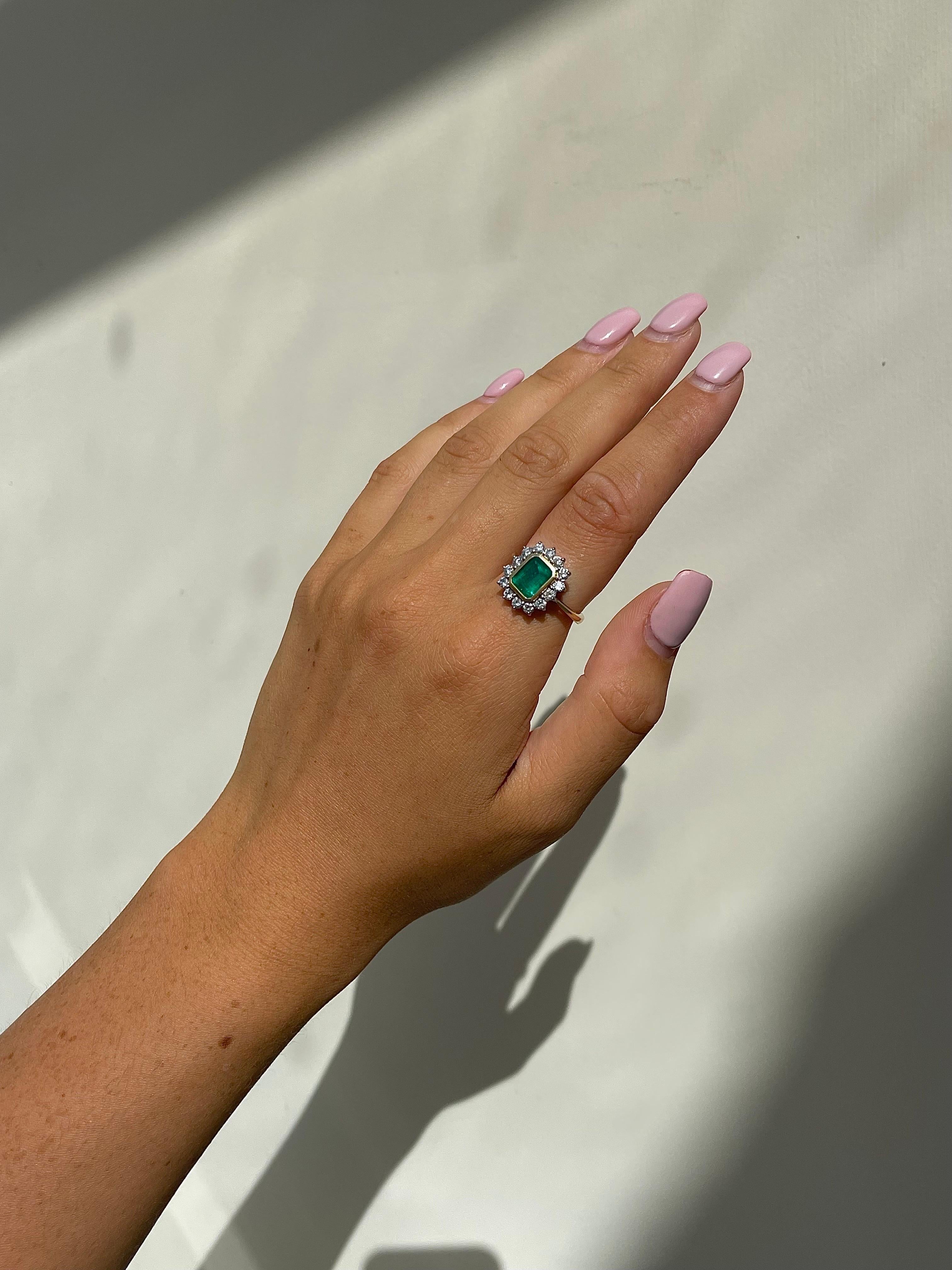 Vintage Vintage-Ring mit Smaragd und Diamant-Halo, 18 Karat Gelbgold für Damen oder Herren