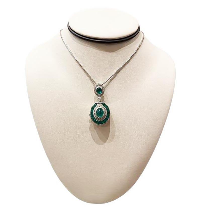 Vintage Emerald and Diamond Locket Pendant Necklace in 14k White Gold For Sale 2