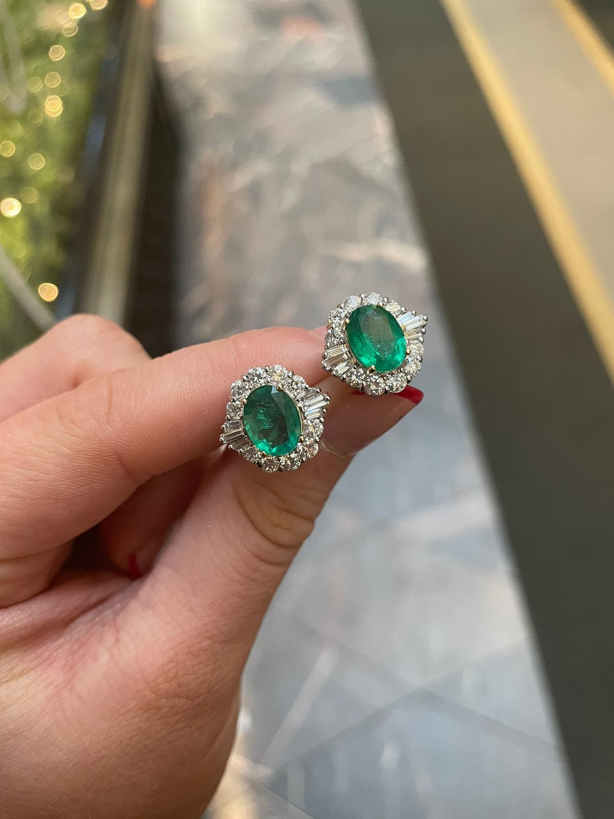 Vintage Emerald and Diamond Platinum Cluster Earrings, Circa 1980 For Sale 1