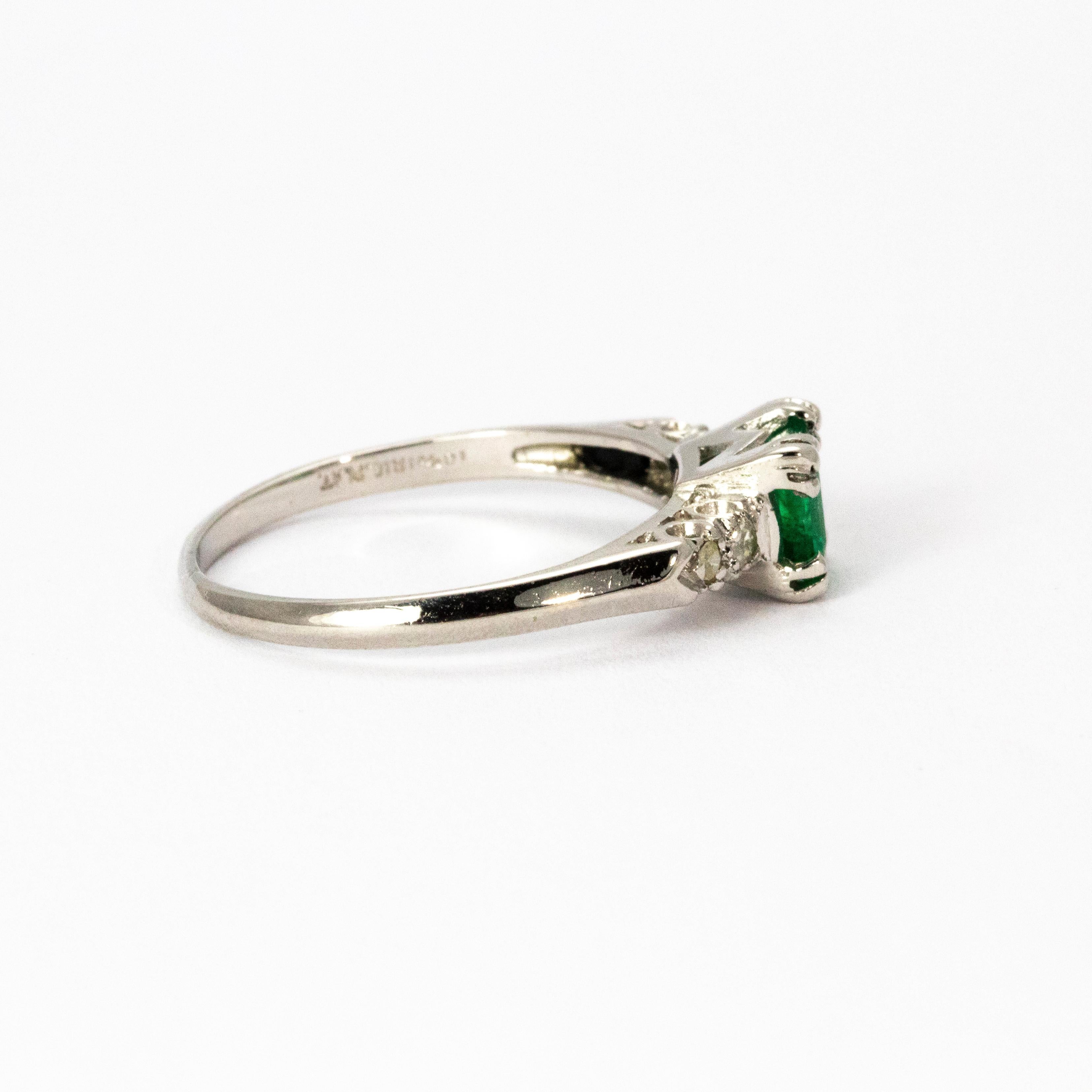 Vintage Emerald and Diamond Platinum Solitaire Ring In Excellent Condition For Sale In Chipping Campden, GB