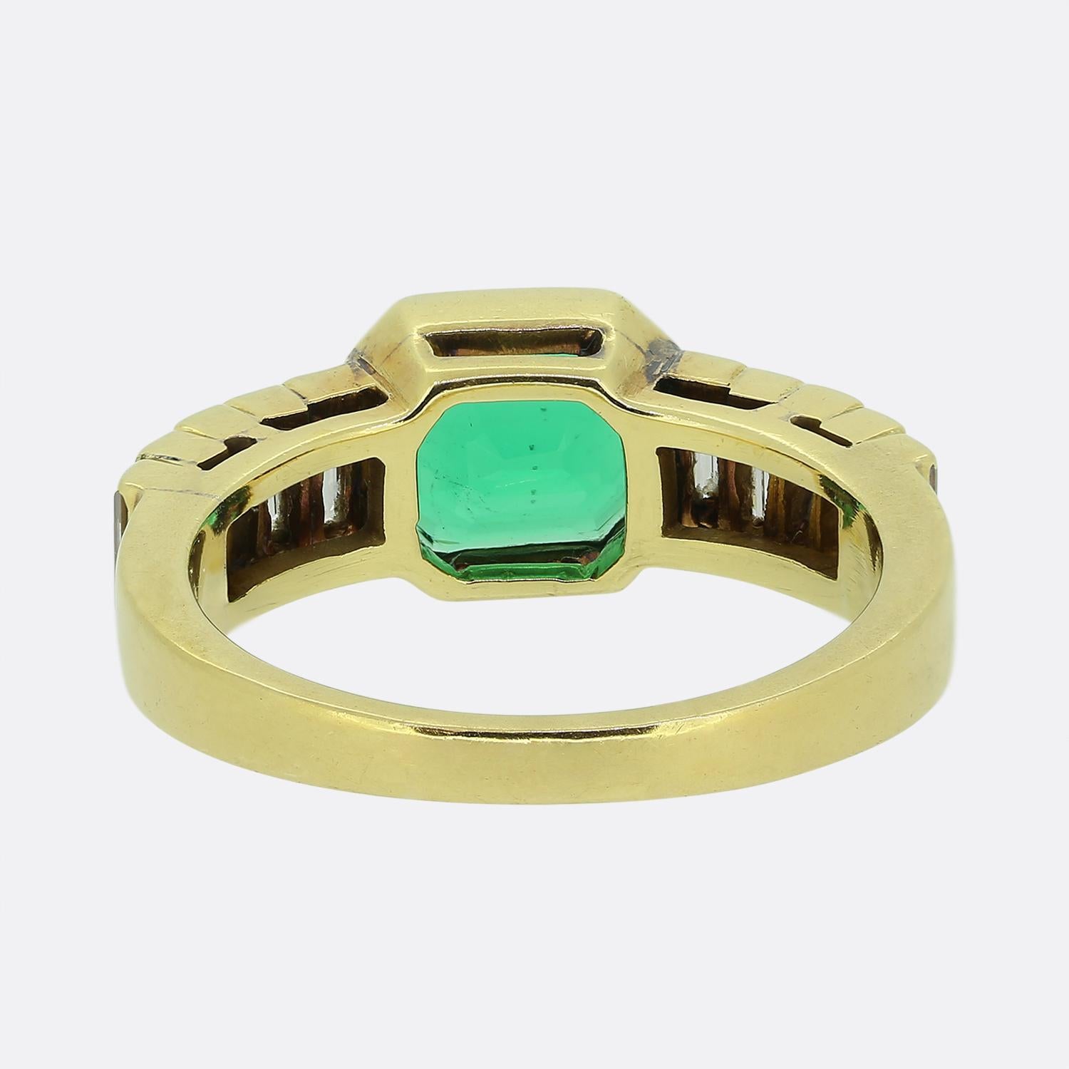 Vintage Emerald and Diamond Ring In Good Condition In London, GB