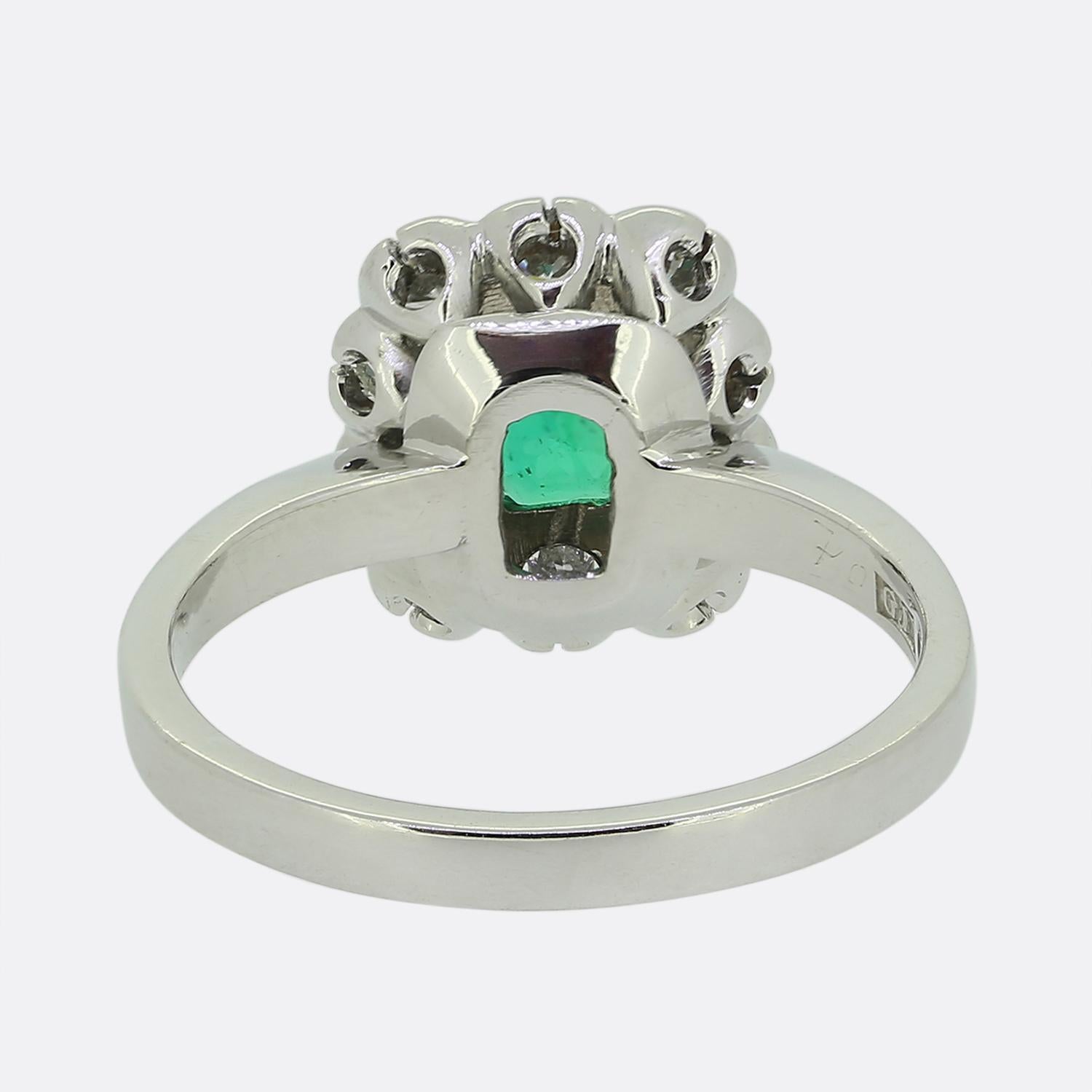 Vintage Emerald and Diamond Ring im Zustand „Gut“ im Angebot in London, GB