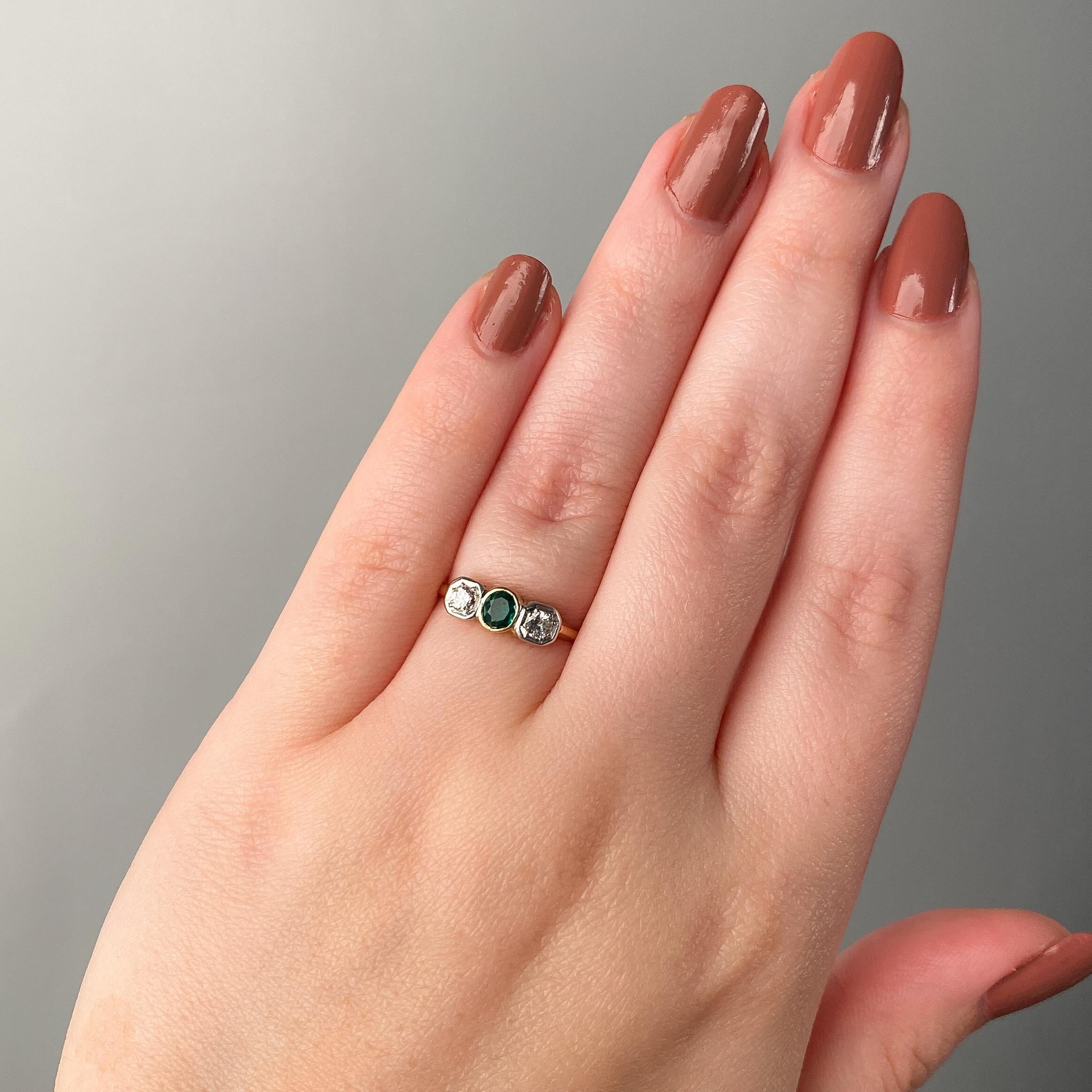 Donna Anello vintage con smeraldo e diamante in oro 14k in vendita
