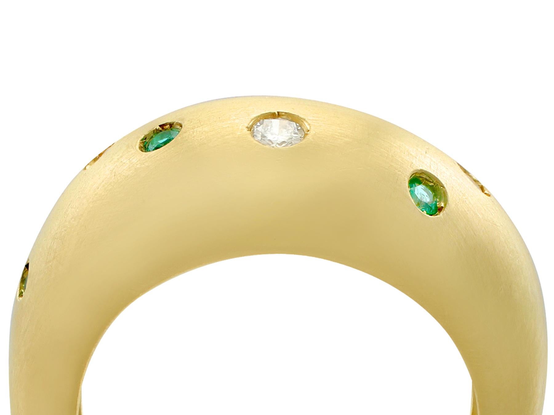 Retro Vintage Emerald and Diamond Yellow Gold Cocktail Ring For Sale
