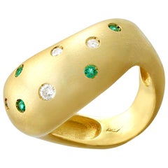 Bague cocktail vintage en or jaune avec émeraude et diamants