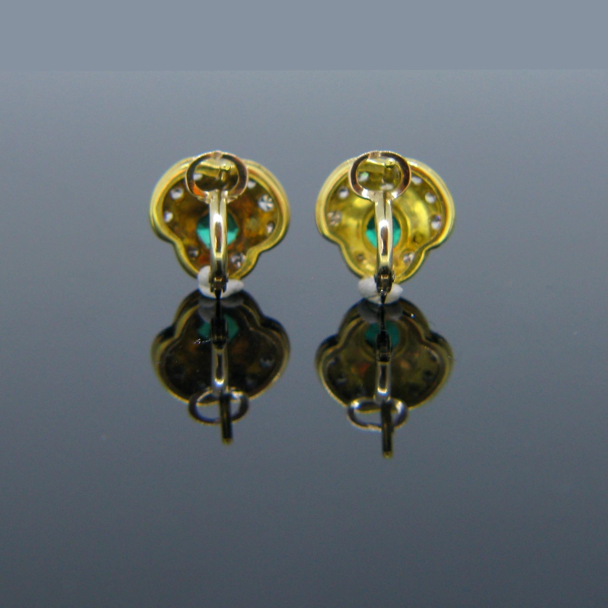 Women's or Men's Vintage Emerald and Diamonds Yellow Gold Clip Stud Earrings For Sale