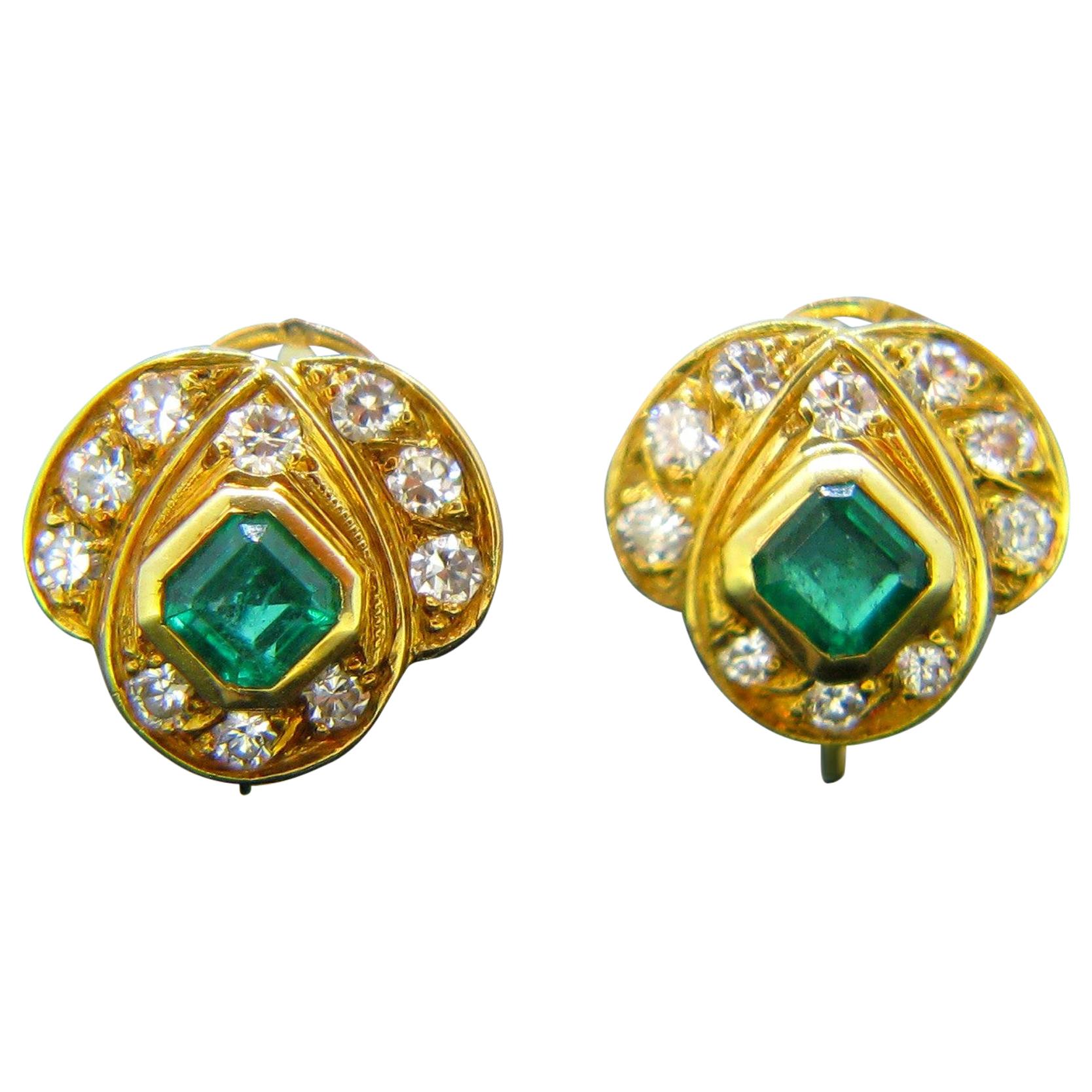 Vintage Emerald and Diamonds Yellow Gold Clip Stud Earrings