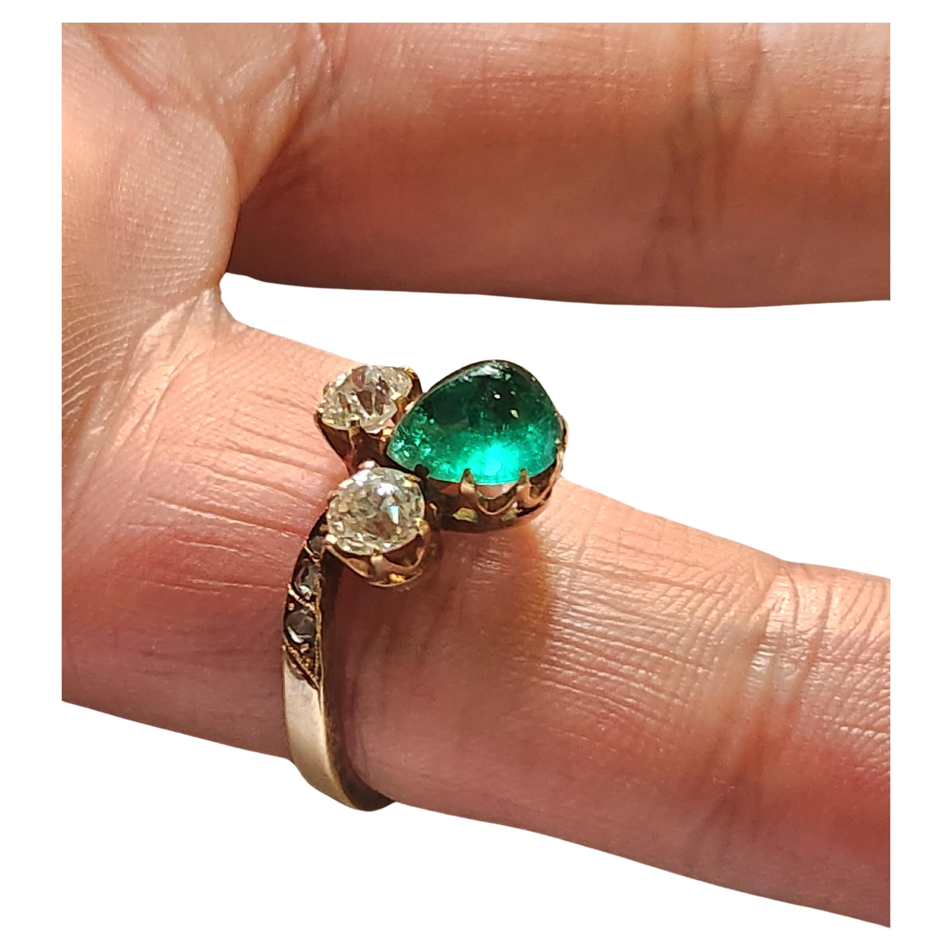 Women's Vintage Emerald And Old Mine Cut Diamond Gold Ring For Sale