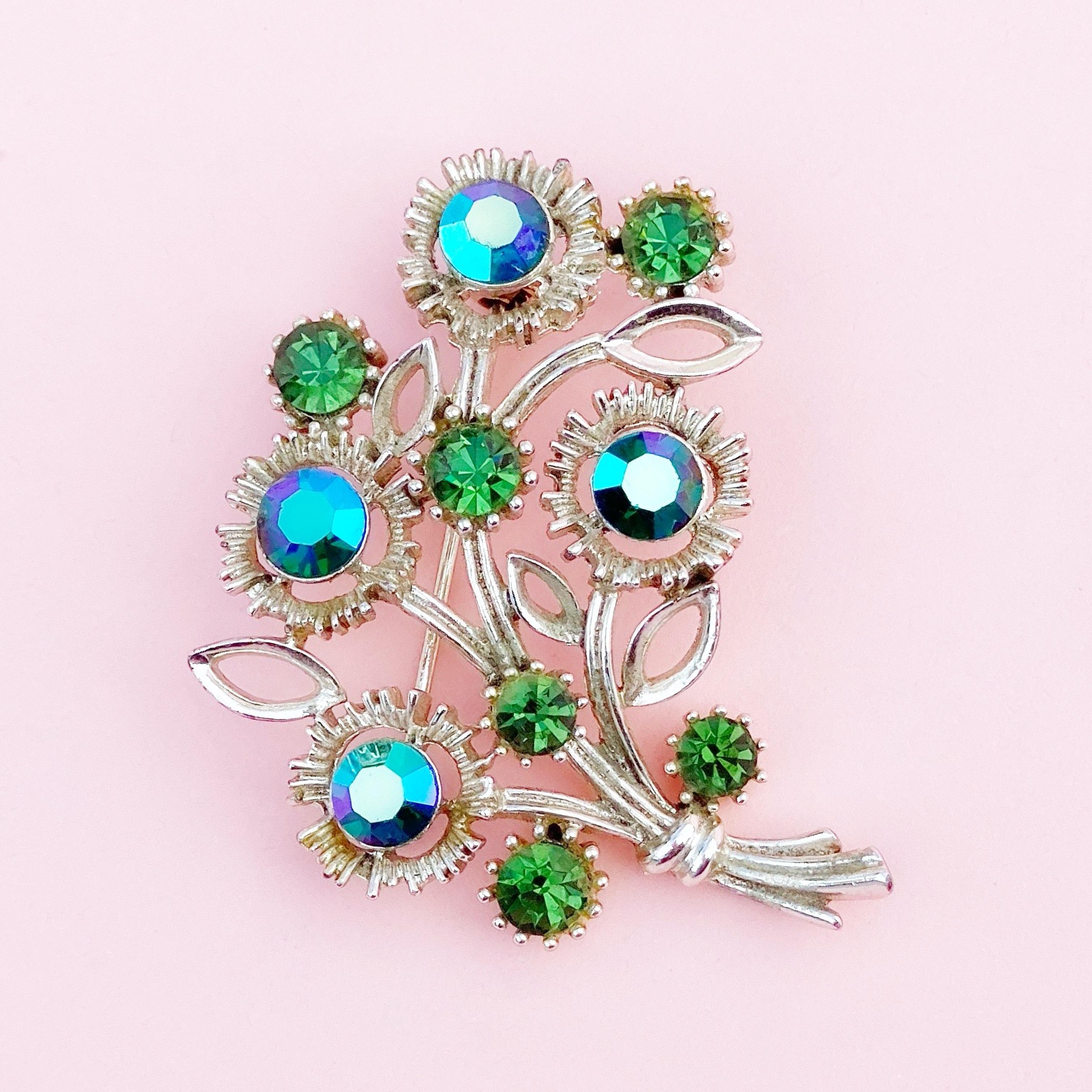 Vintage Smaragd Aurora Borealis Kristall Bouquet-Brosche von Lisner, 1960er Jahre (Moderne) im Angebot