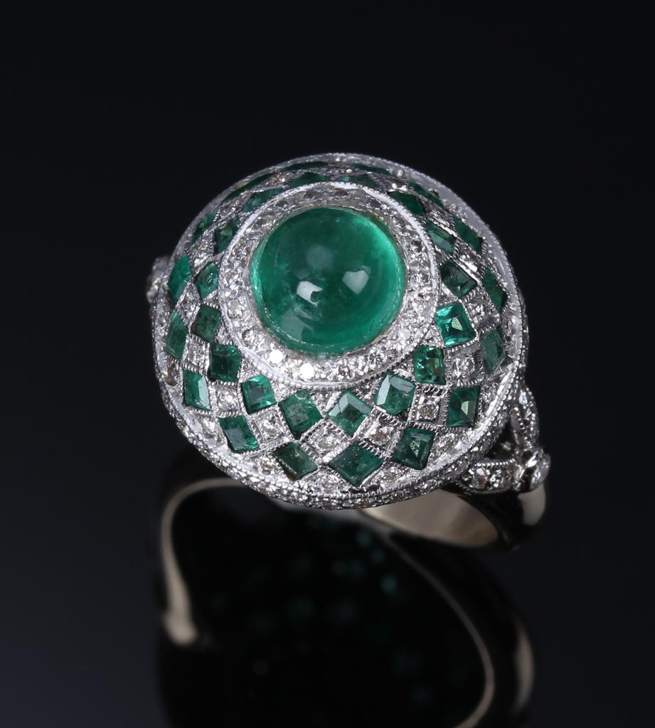 Vintage emerald cabochon and diamond fancy cocktail ring by David Morris In Good Condition In Malmö, SE