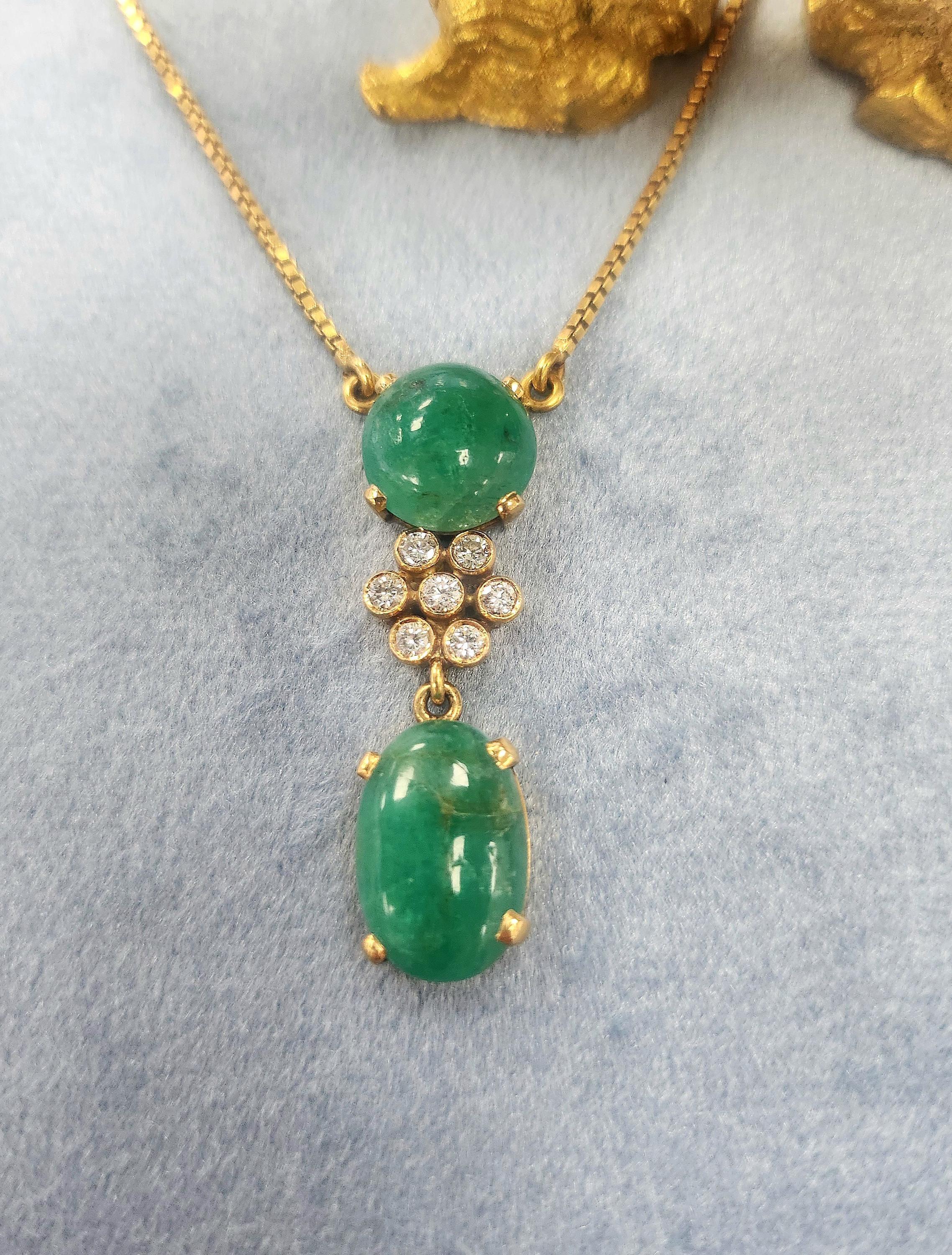 Vintage Emerald Cabochon & Diamond Dangle Necklace 18K Gold Box Chain For Sale 2