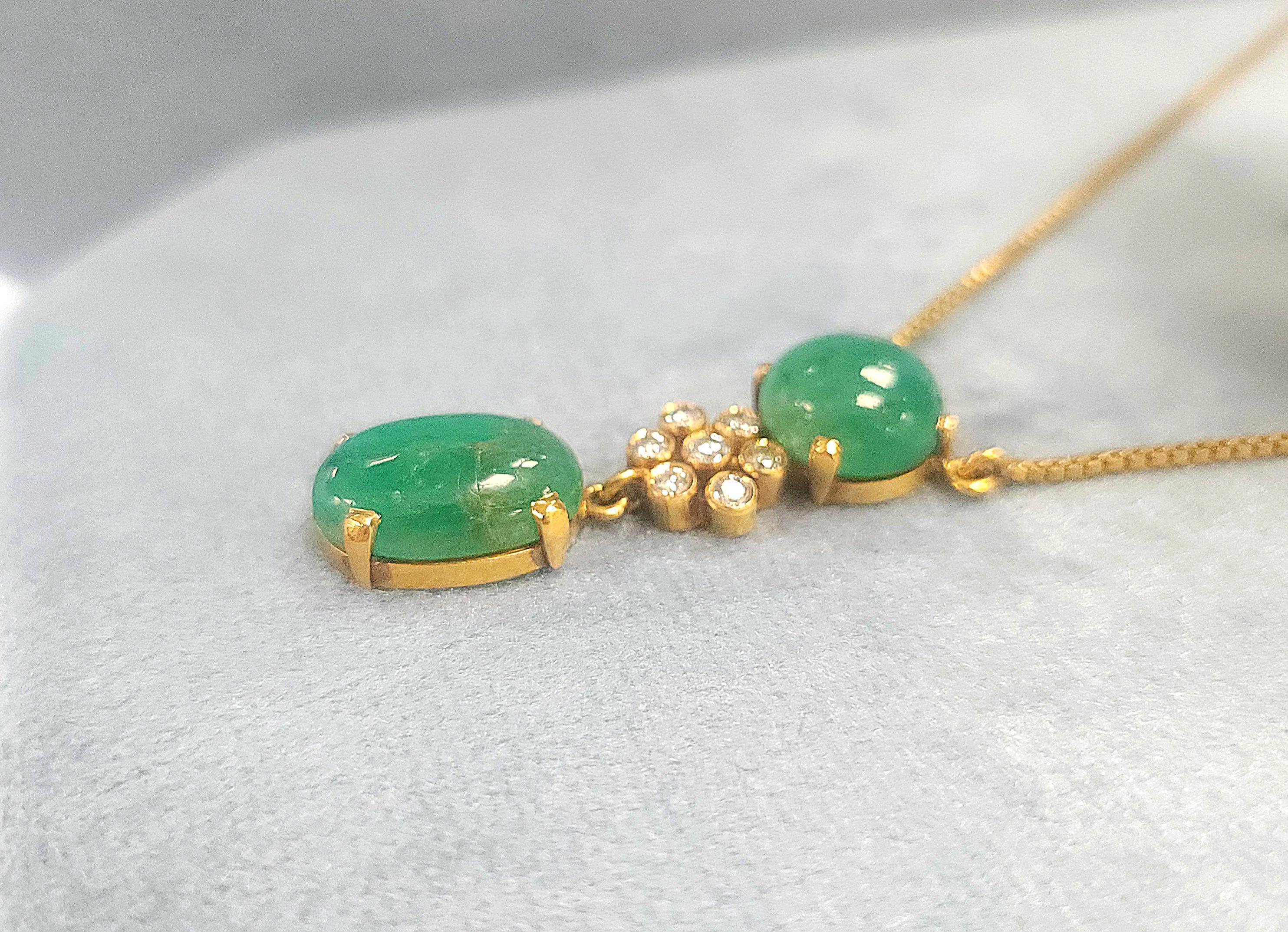 Vintage Emerald Cabochon & Diamond Dangle Necklace 18K Gold Box Chain For Sale 3