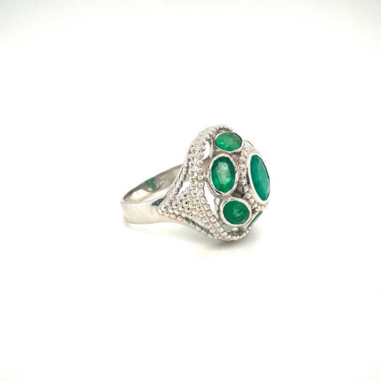 For Sale:  Vintage Emerald Cocktail Ring in 925 Sterling Silver for Women 3