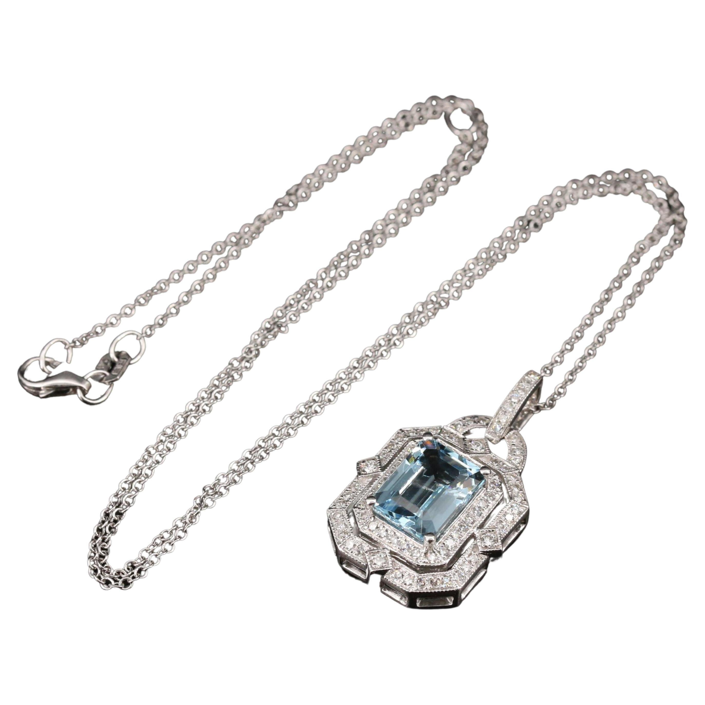 Vintage Emerald Cut Aquamarin Diamanten Anhänger Halskette im Angebot