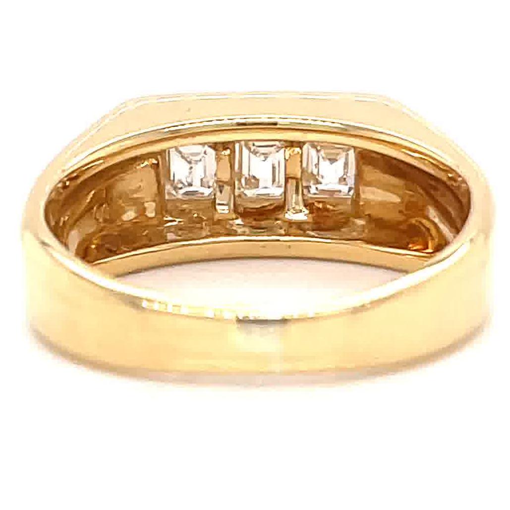 Vintage Emerald Cut Diamond 18 Karat Gold Ring 1