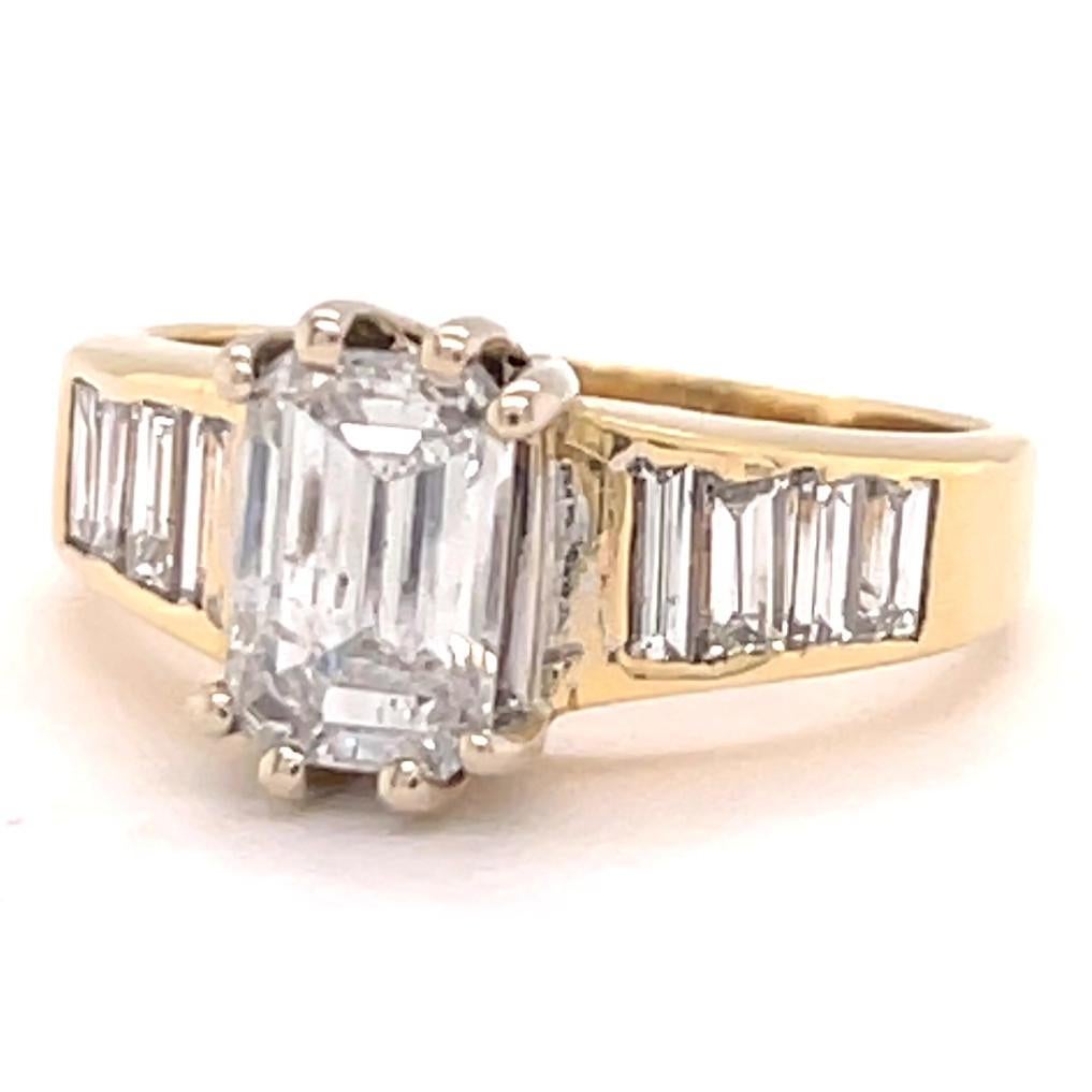 Vintage Emerald Cut Diamond Gold Engagement Ring In Excellent Condition In Beverly Hills, CA