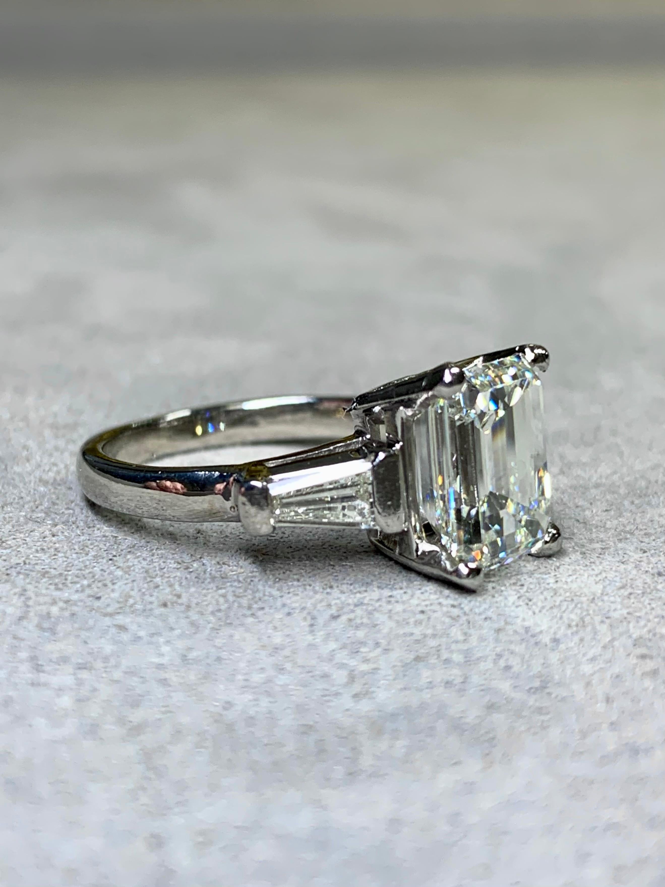 Contemporary Vintage Emerald Cut Diamond Platinum 3 Stone Engagement Ring 3.64ct J Si1 GIA For Sale