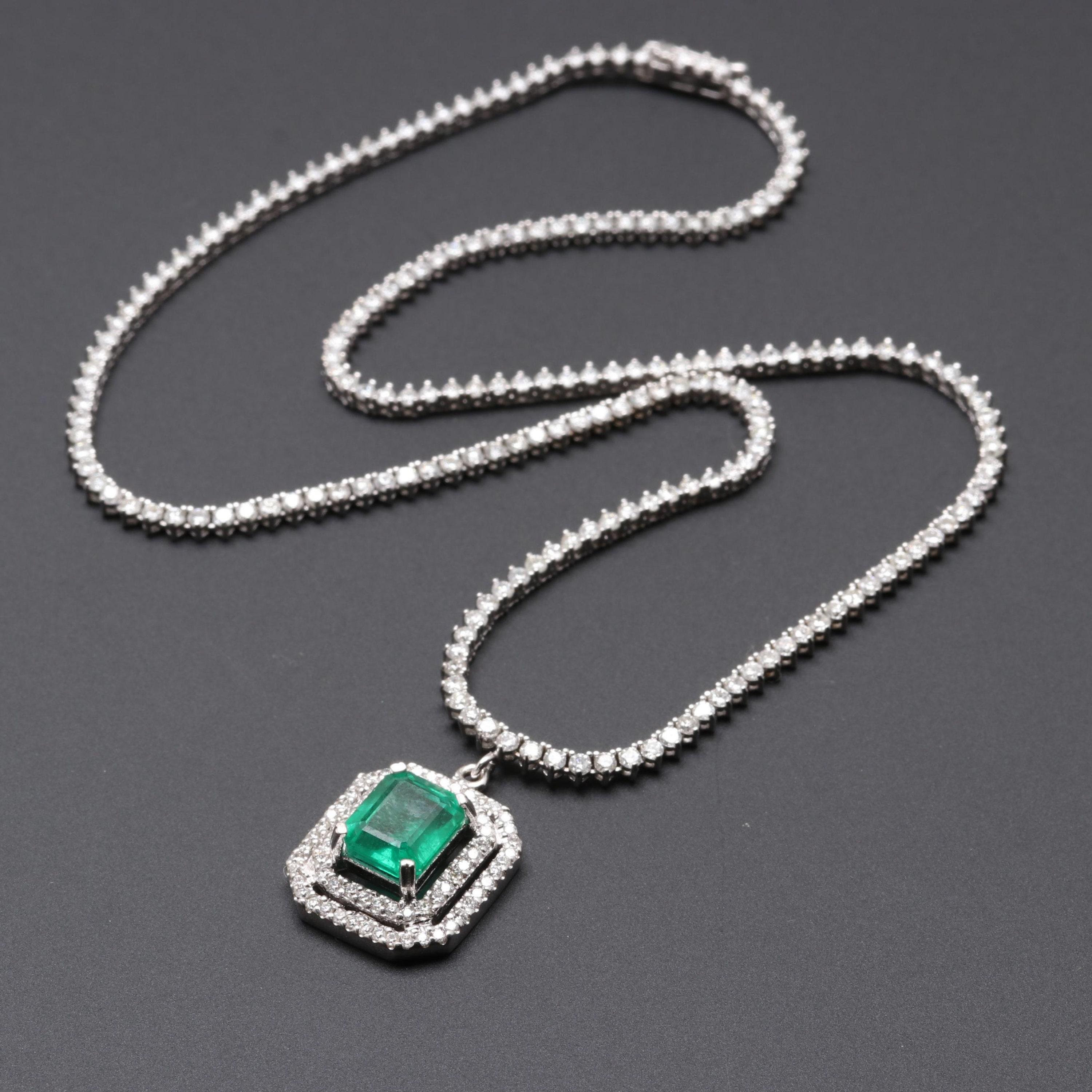 Women's Vintage Emerald Cut Emerald Diamonds Necklace, Natural Emerald  For Sale