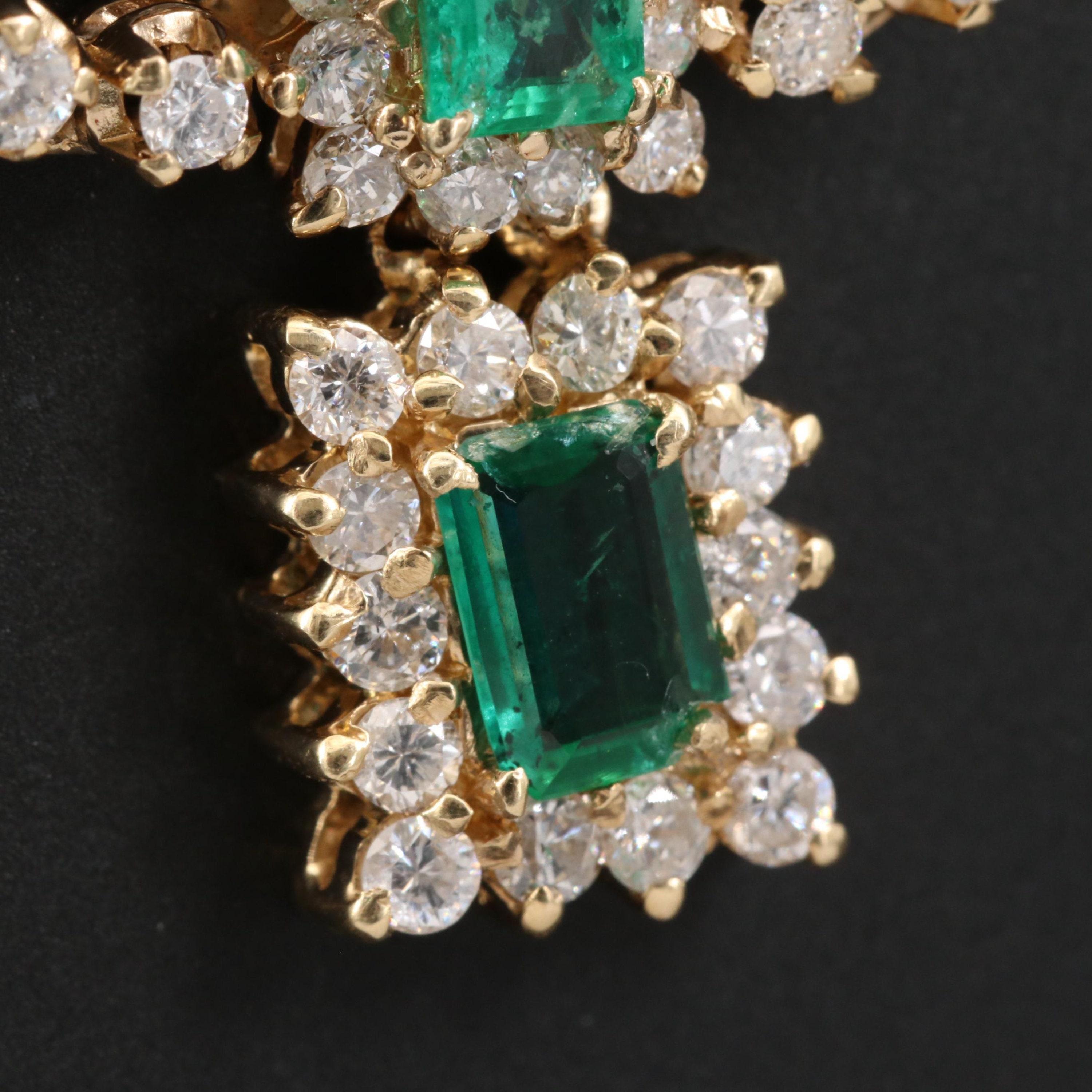 Vintage Emerald Cut Emerald Diamonds Pendant Necklace, 18K Gold In New Condition For Sale In Orlando, Florida