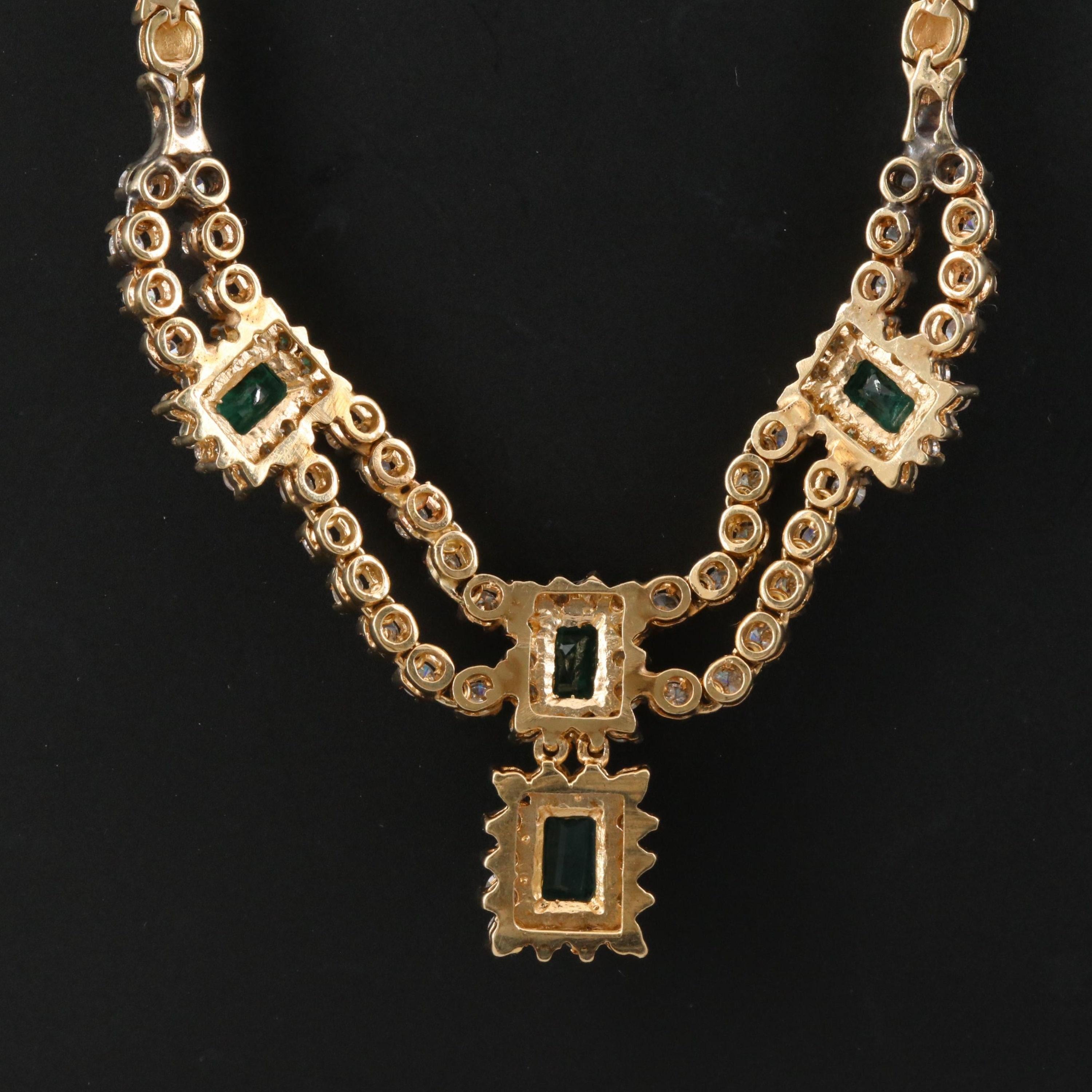 Women's Vintage Emerald Cut Emerald Diamonds Pendant Necklace, 18K Gold For Sale