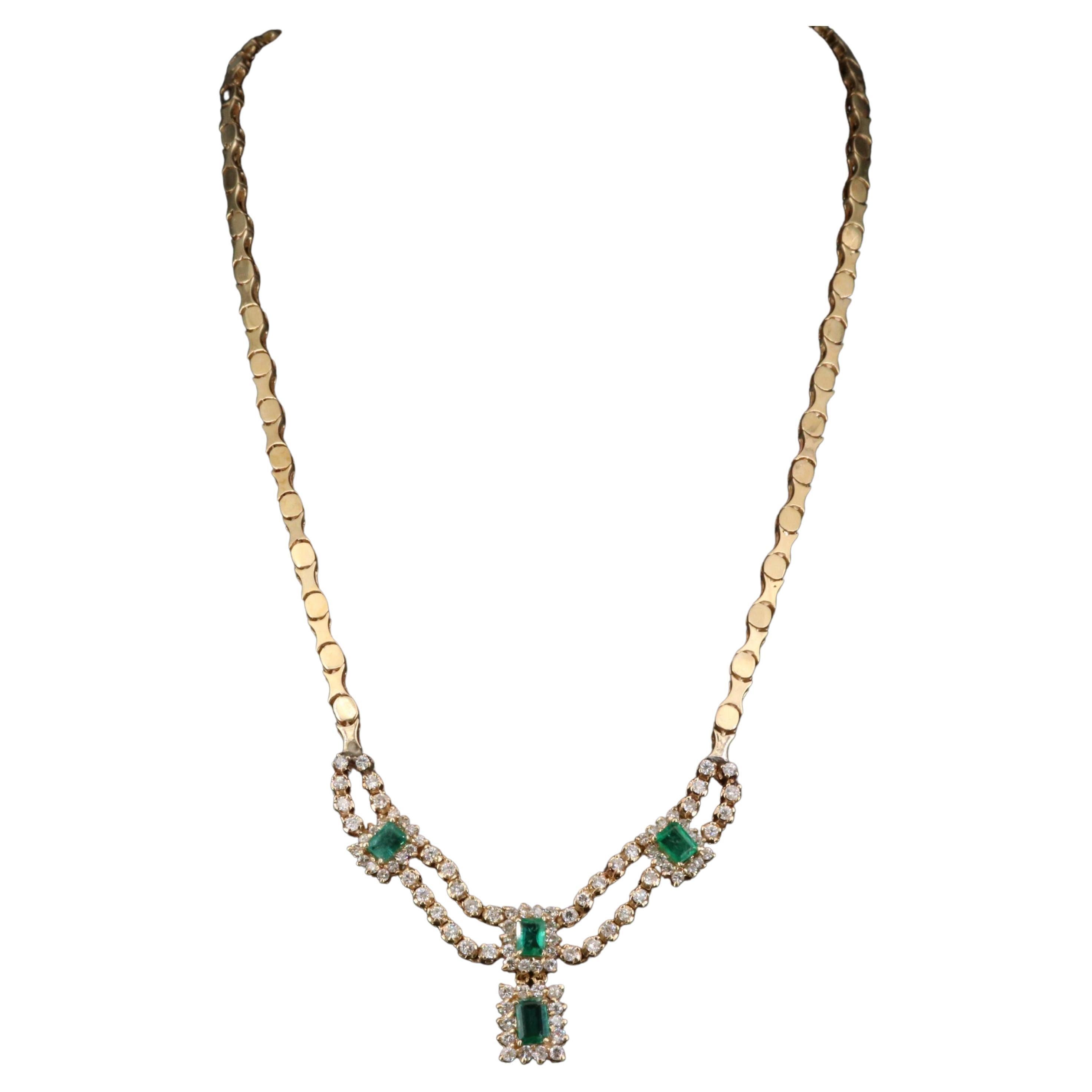 Vintage Emerald Cut Emerald Diamonds Pendant Necklace, 18K Gold For Sale