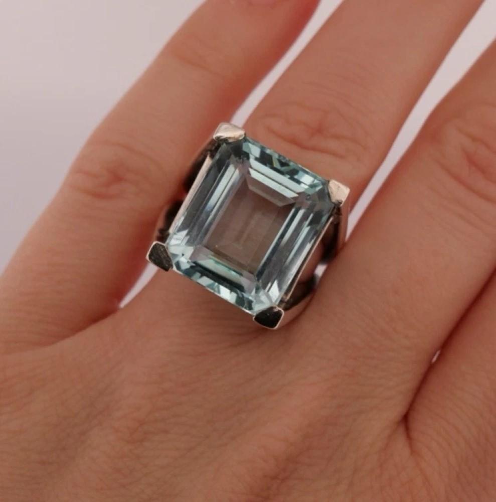 Anello vintage in argento con acquamarina naturale taglio smeraldo da 18,20 carati, misura 8 in vendita 1